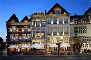 Grand Hotel De Draak in Bergen Op Zoom, NL