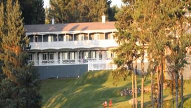 The Beach Cove Waterfront Inn in Boothbay Harbor, ME