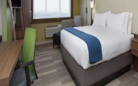 Holiday Inn Express and Suites Sturbridge in Sturbridge, MA