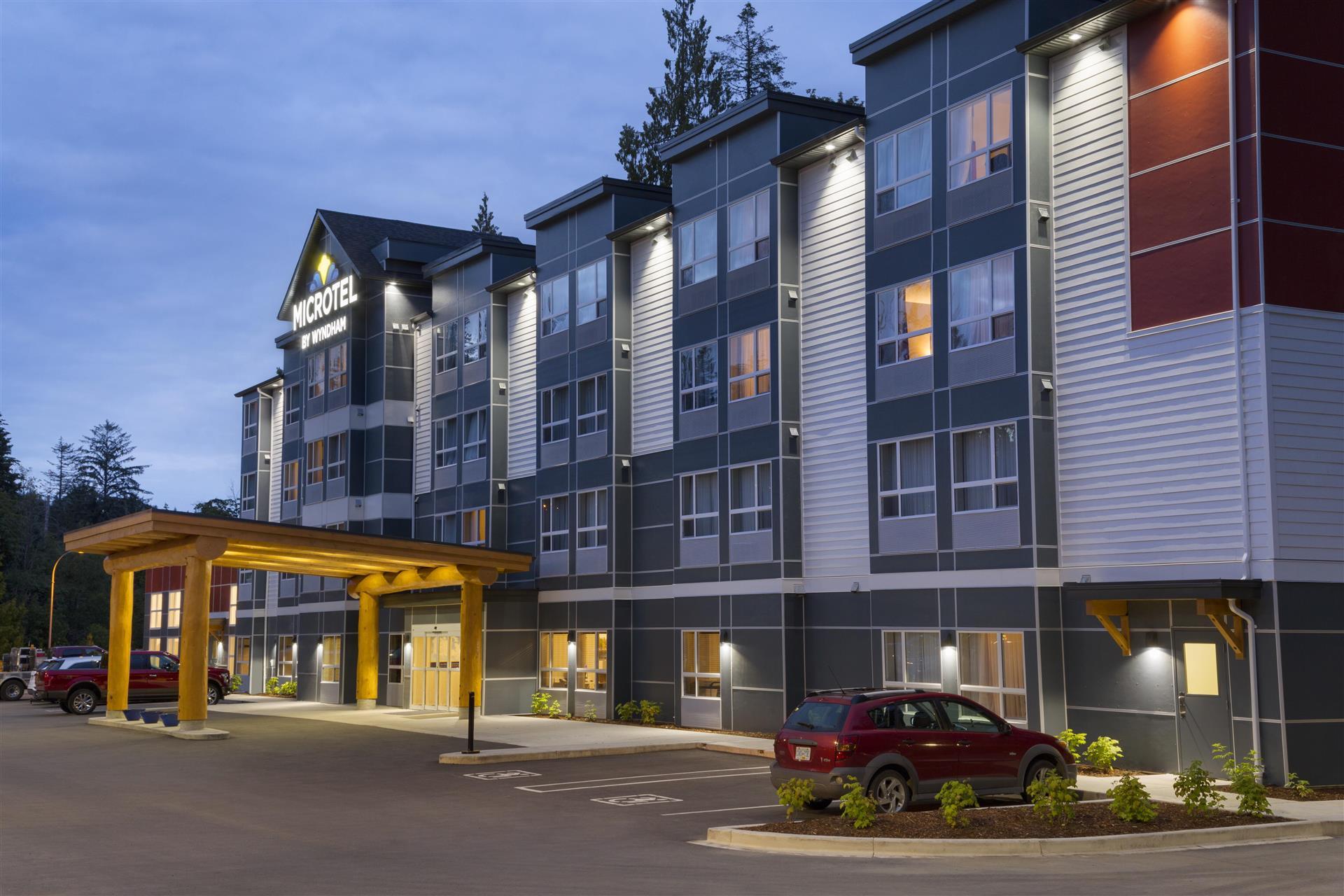 Microtel Inn & Suites by Wyndham Oyster Bay in Ladysmith, BC