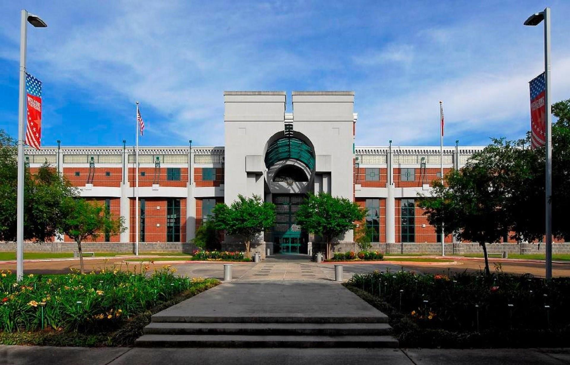 Lake Terrace Convention Center in Hattiesburg, MS