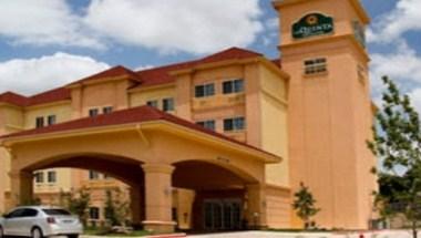La Quinta Inn & Suites by Wyndham Decatur in Decatur, TX