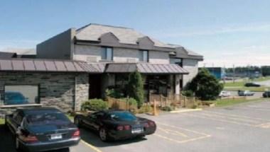 Quality Hotel and Suites in Sherbrooke, QC