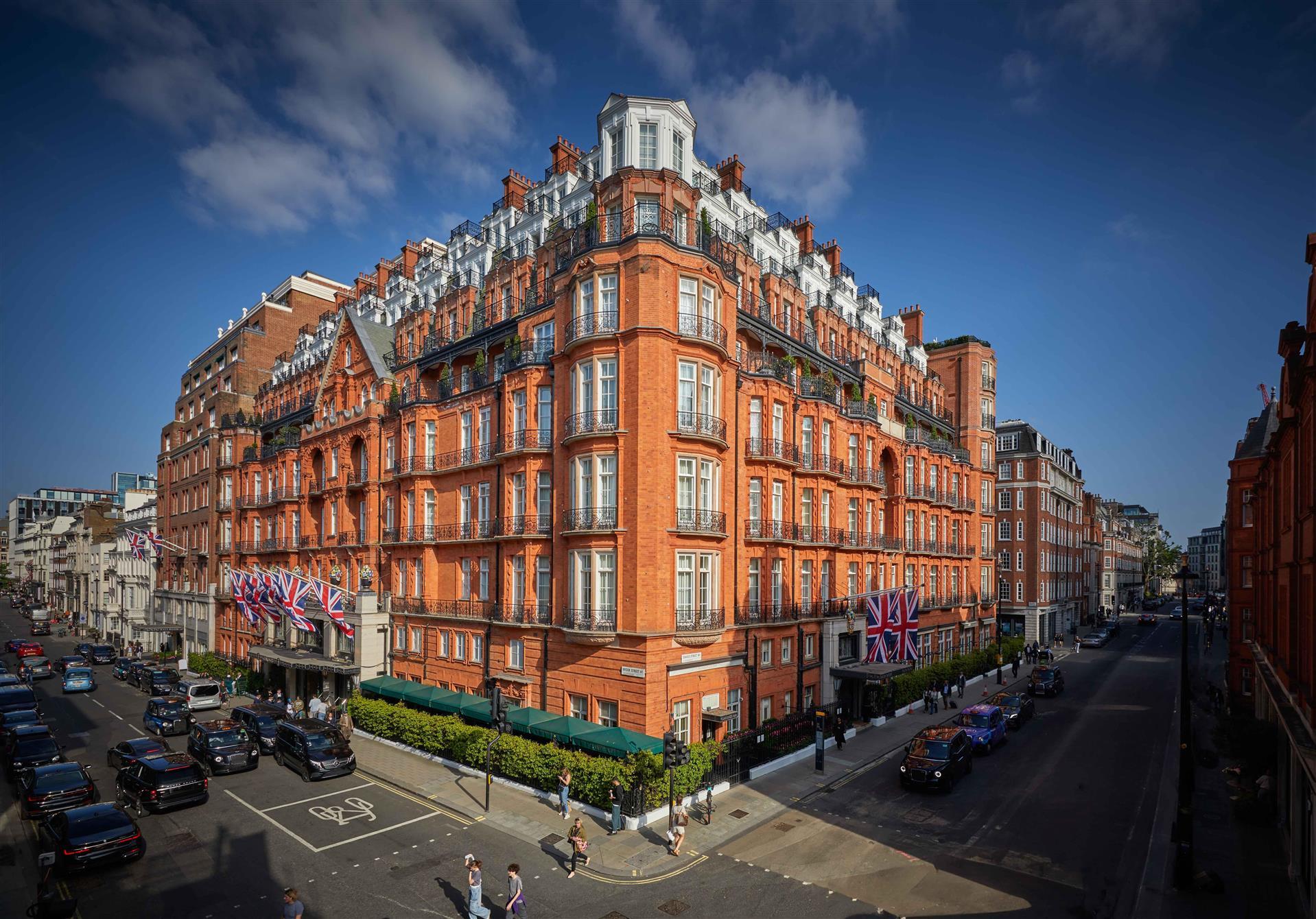 Claridge's Hotel in London, GB1