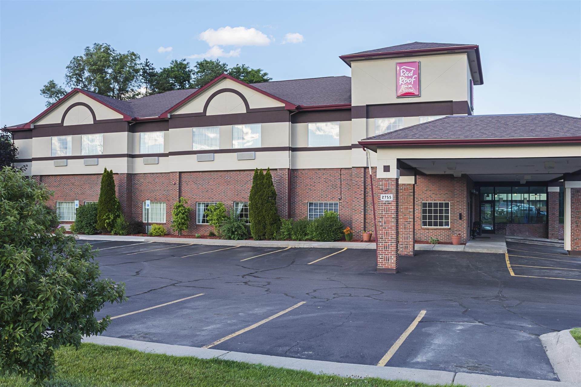 Red Roof Inn & Suites Lake Orion/Auburn Hills in Lake Orion, MI