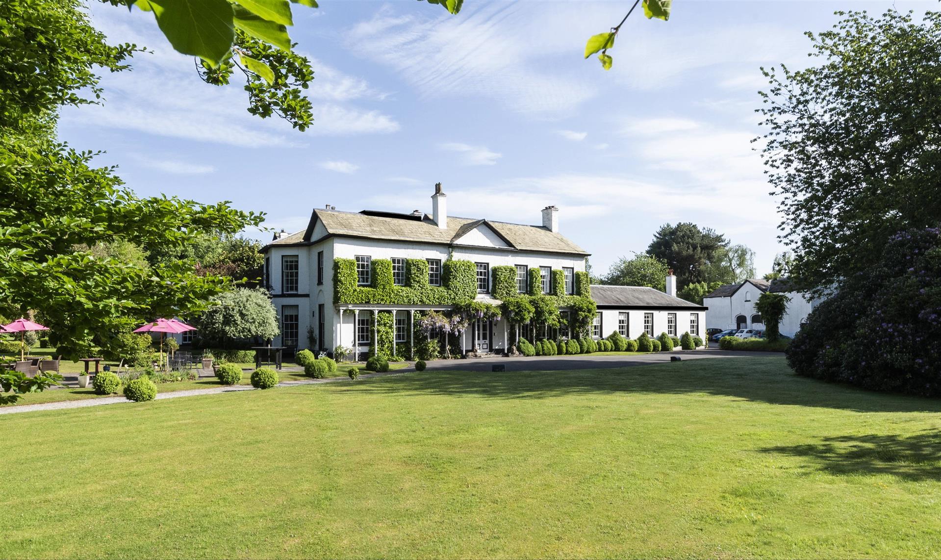 Statham Lodge Country House Hotel in Lymm, GB1