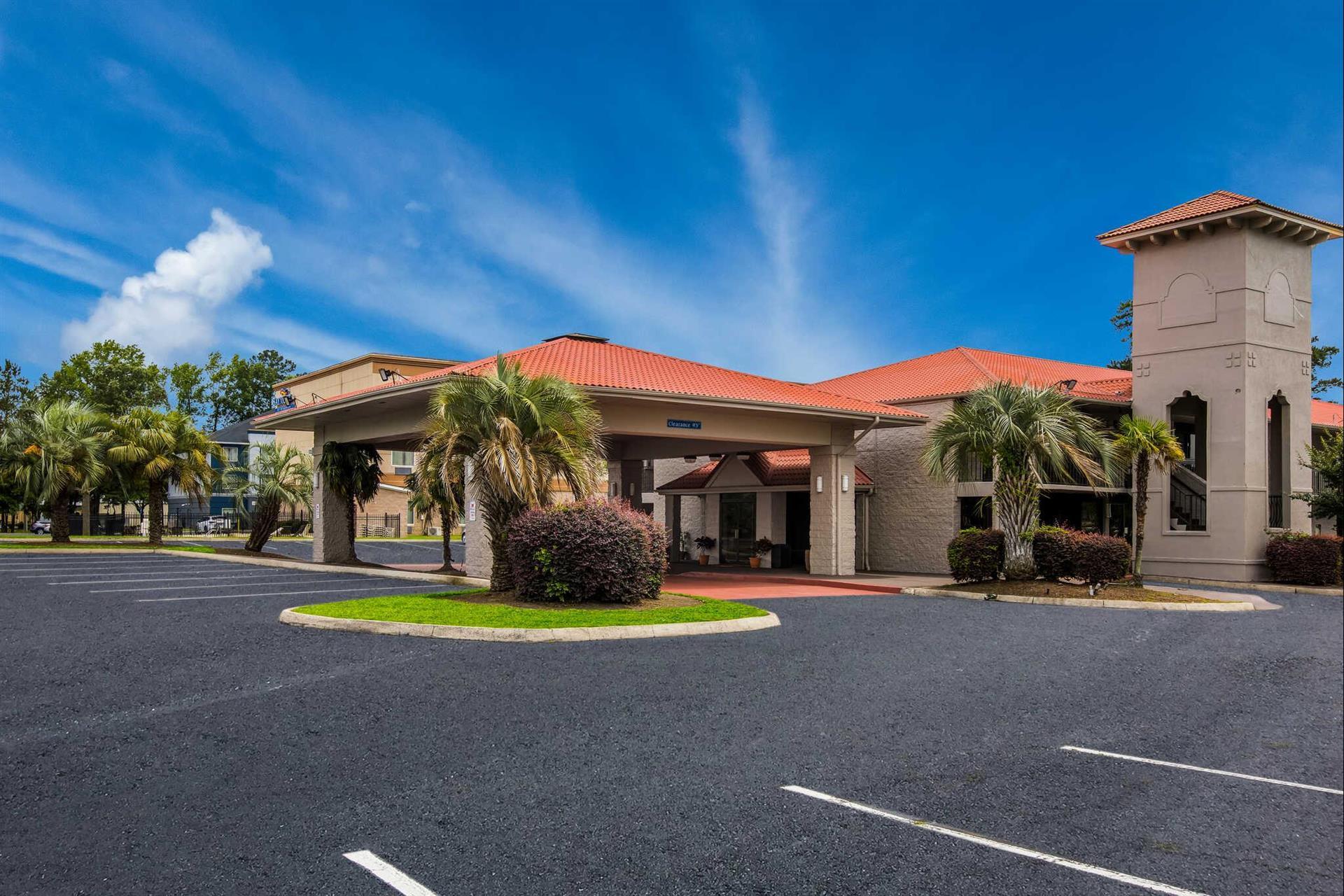 Econo Lodge Gateway in Savannah, GA