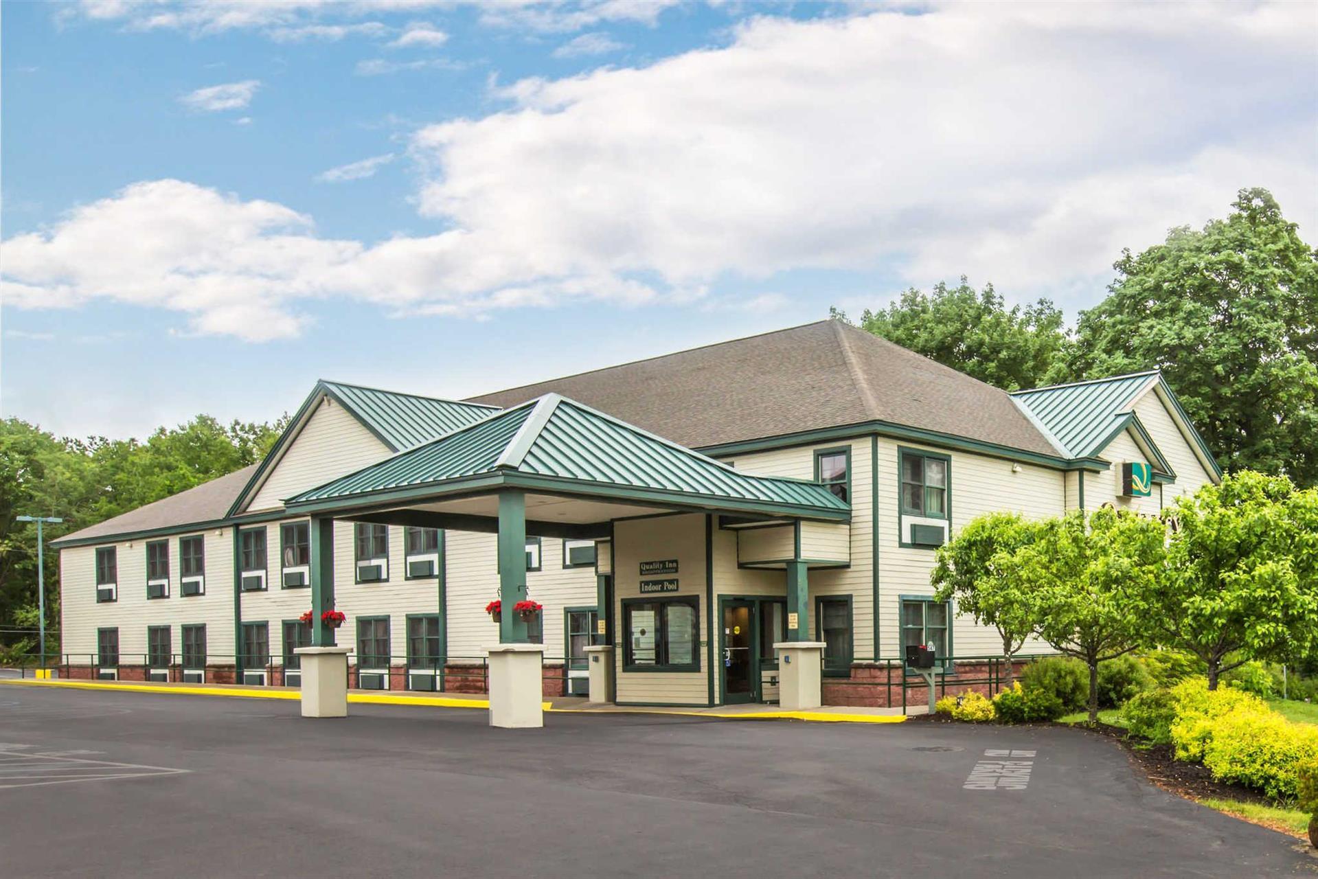 Econo Lodge Glen Falls-Queensbury in Glen Falls, NY