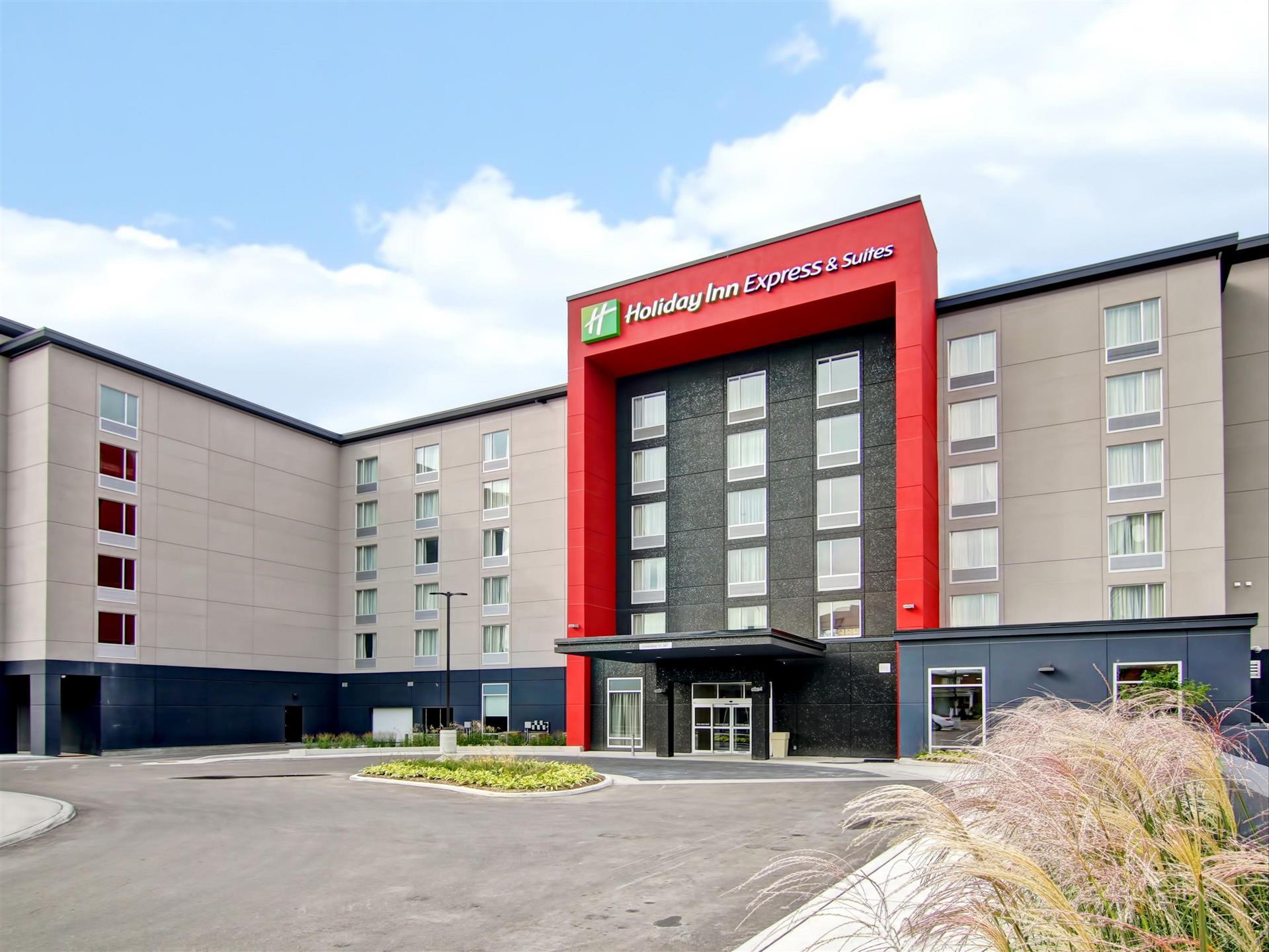 Holiday Inn Express and Suites Oshawa Downtown - Toronto Area in Oshawa, ON
