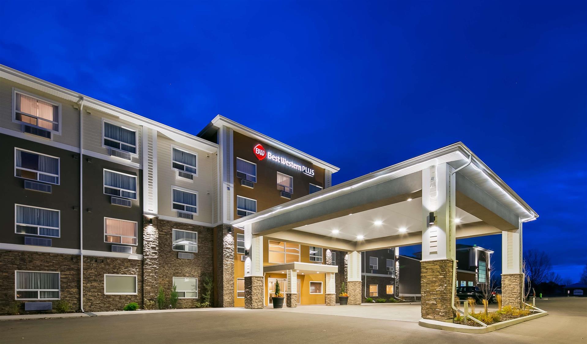 Best Western Plus Lacombe Inn & Suites in Lacombe, AB