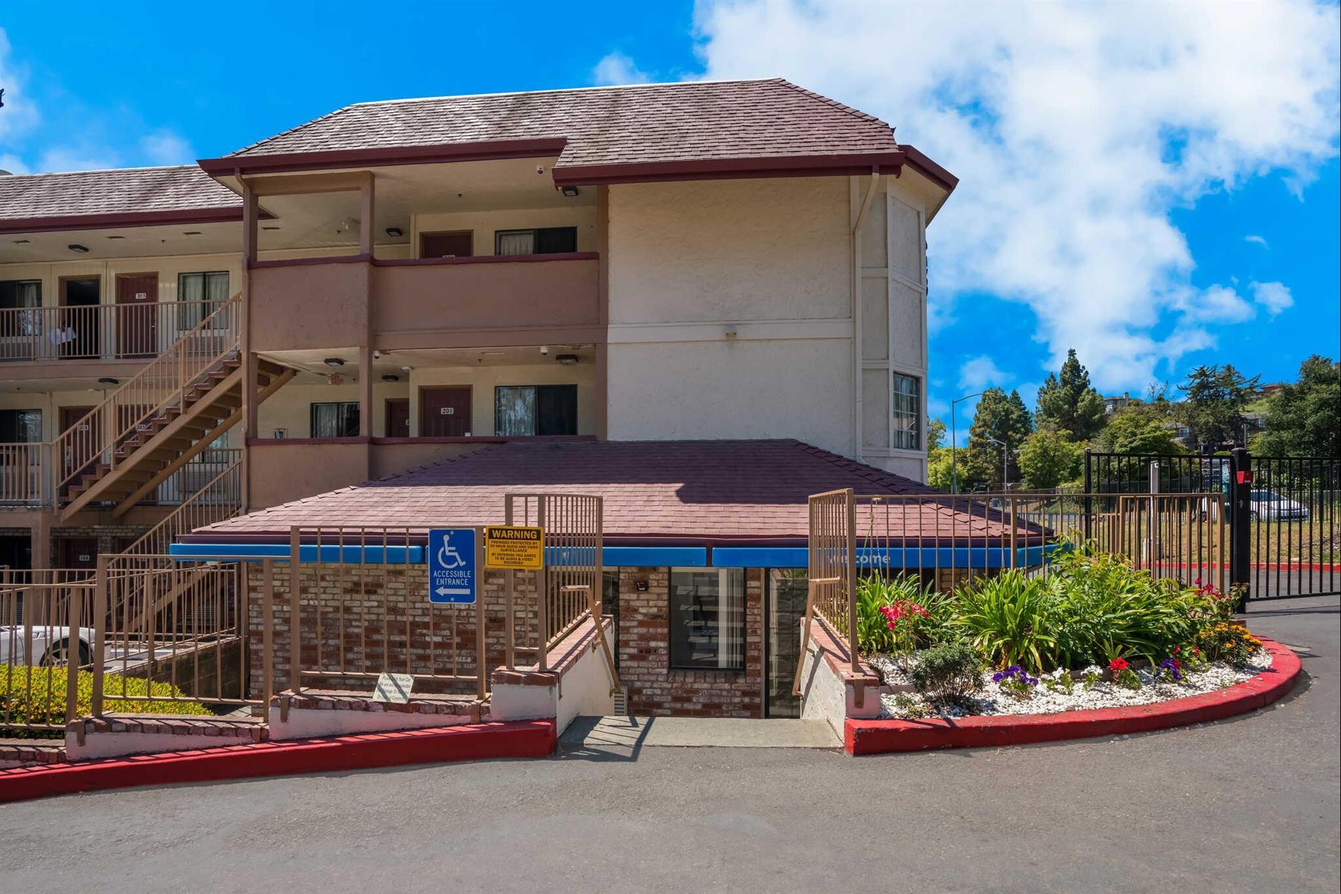 Econo lodge in California, CA