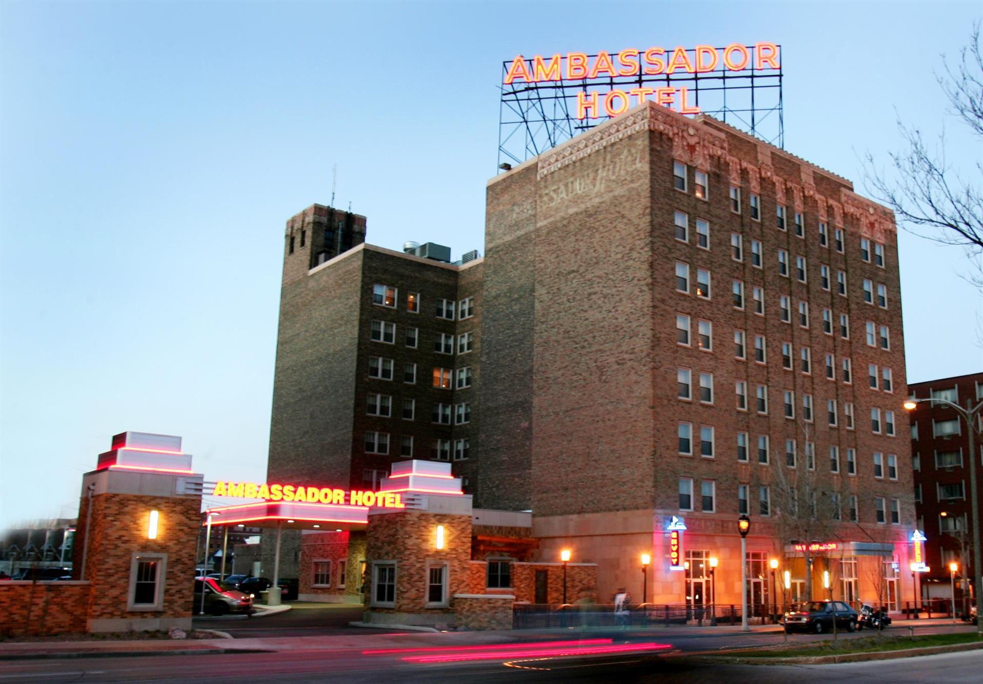 Ambassador Hotel Milwaukee, Trademark Collection By Wyndham in Milwaukee, WI