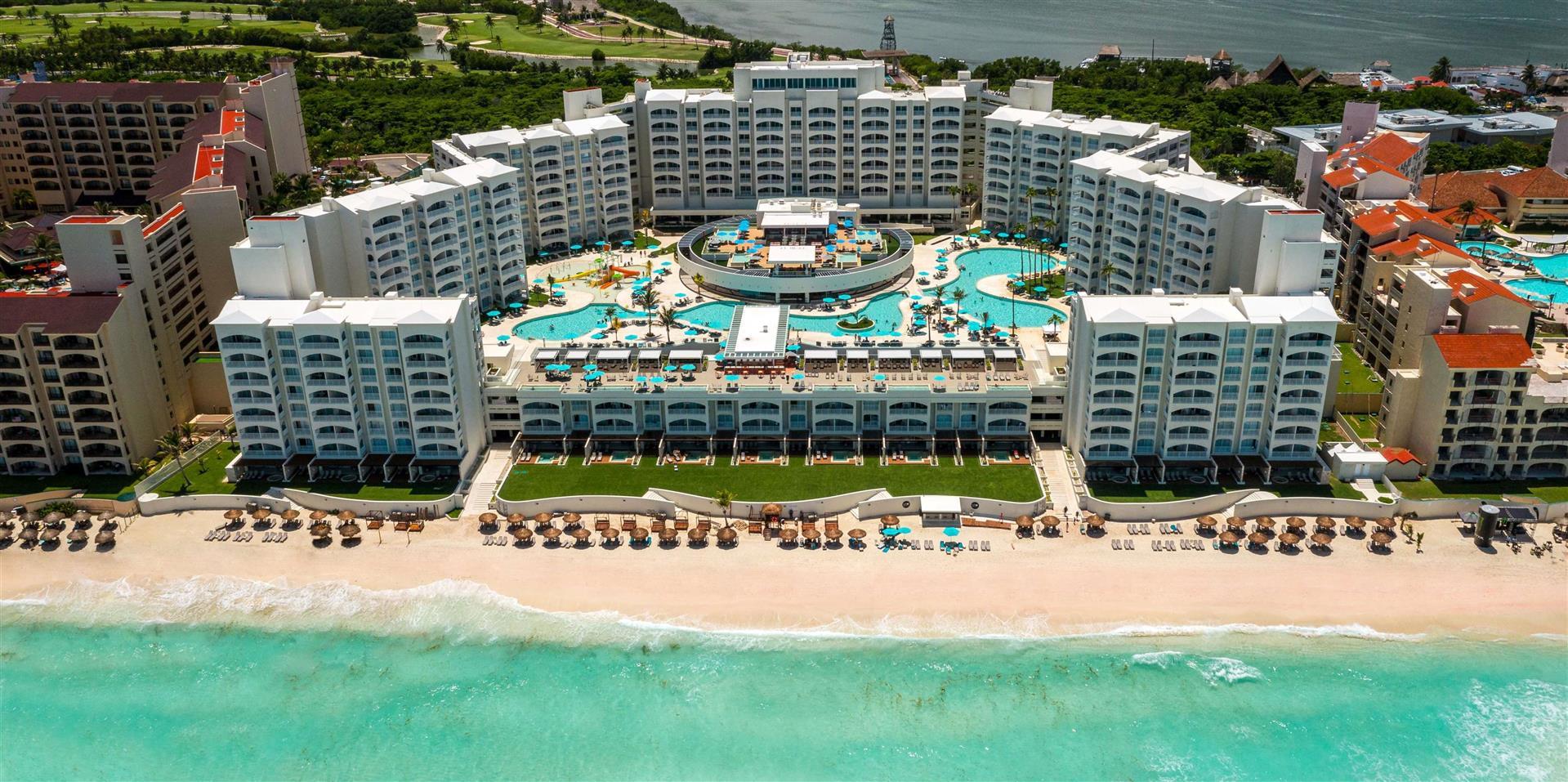 Hilton Cancun Mar Caribe All-Inclusive Resort in Cancun, MX