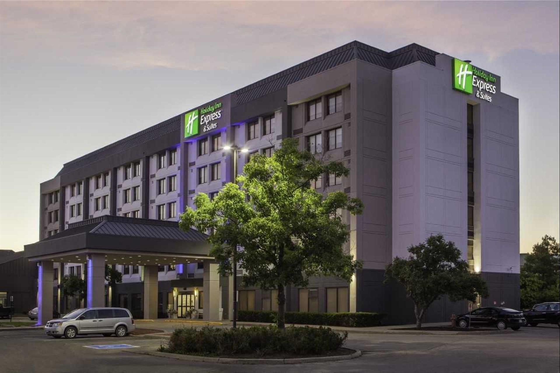 Holiday Inn Express & Suites Mississauga-Toronto Southwest in Mississauga, ON