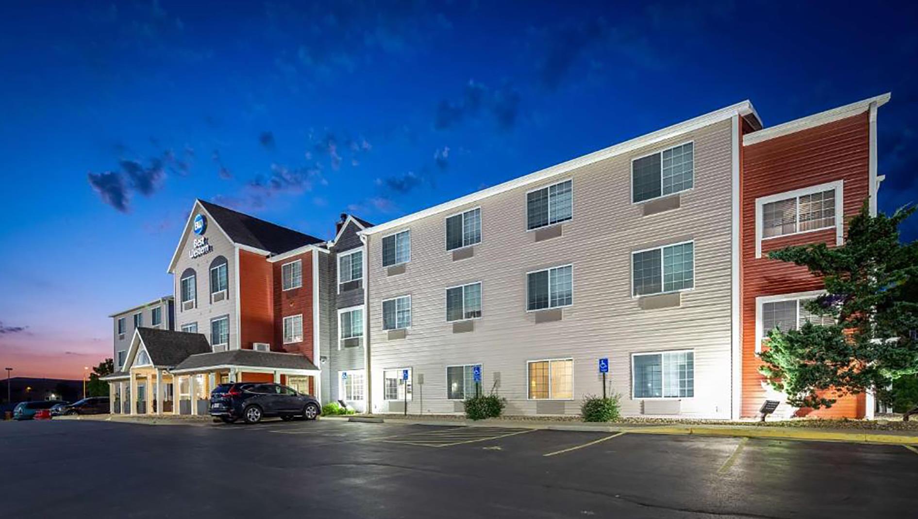 Best Western Worlds of Fun Inn & Suites in Kansas City, MO