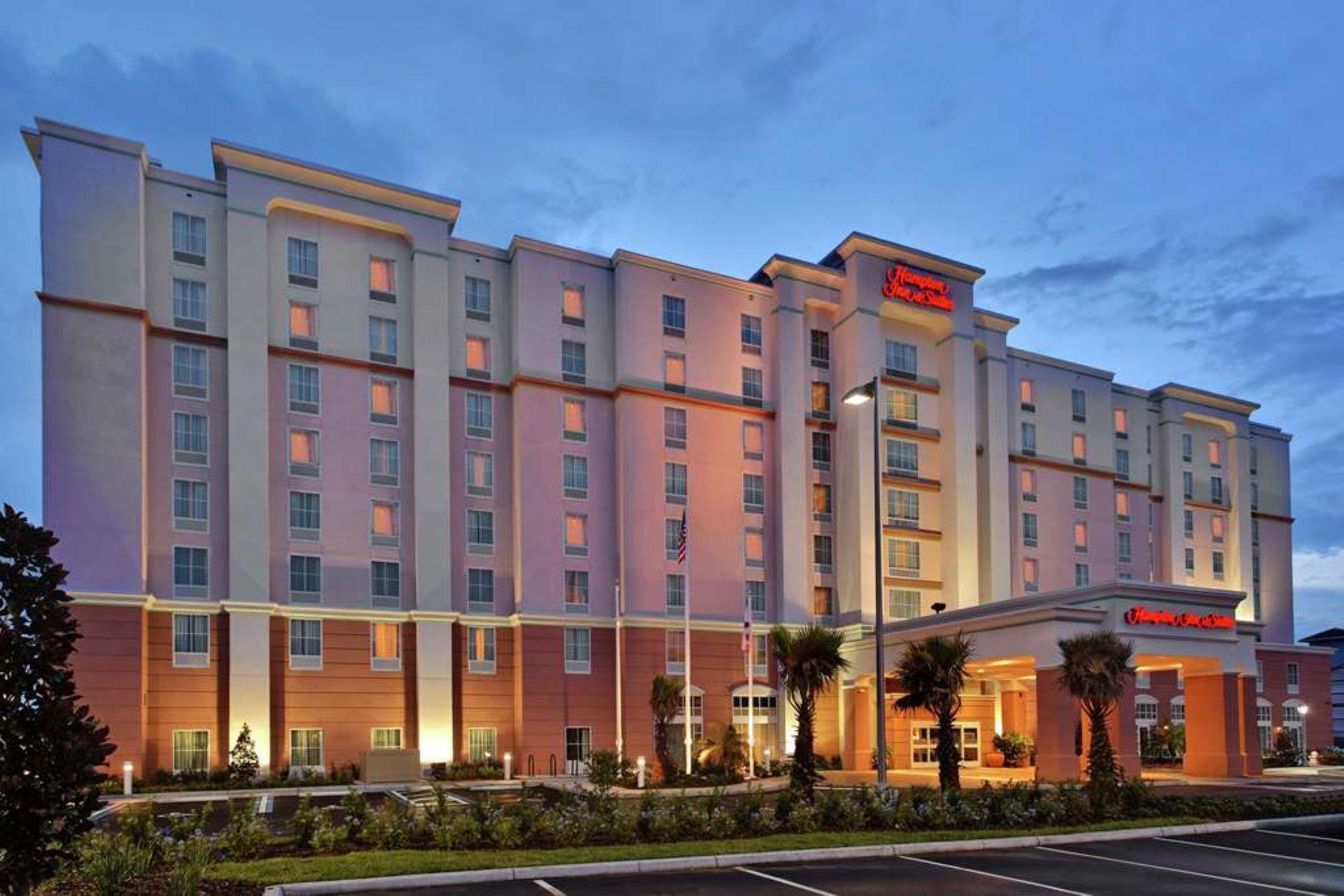 Hampton Inn & Suites Orlando Airport @ Gateway Village in Orlando, FL