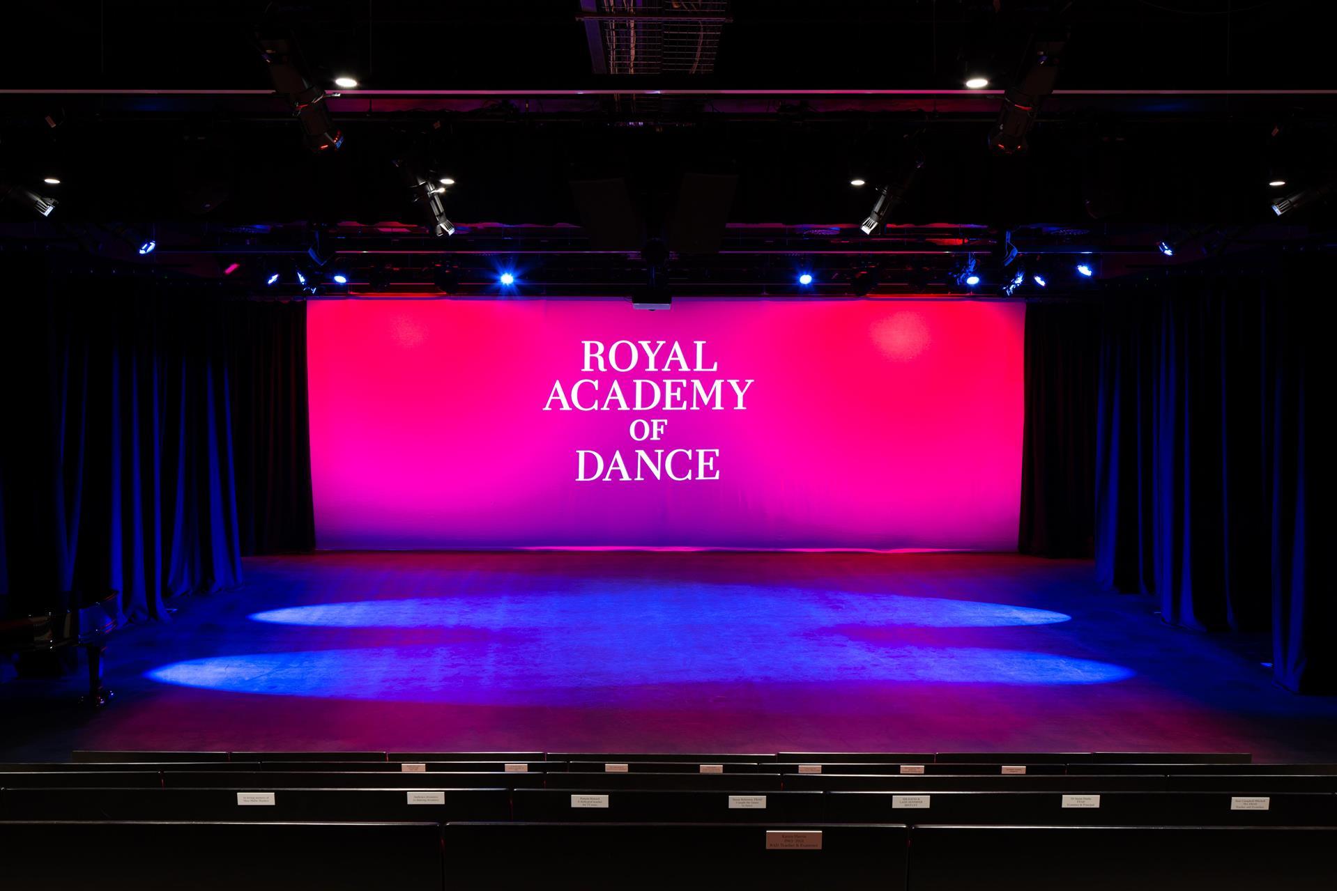 Royal Academy of Dance in London, GB1