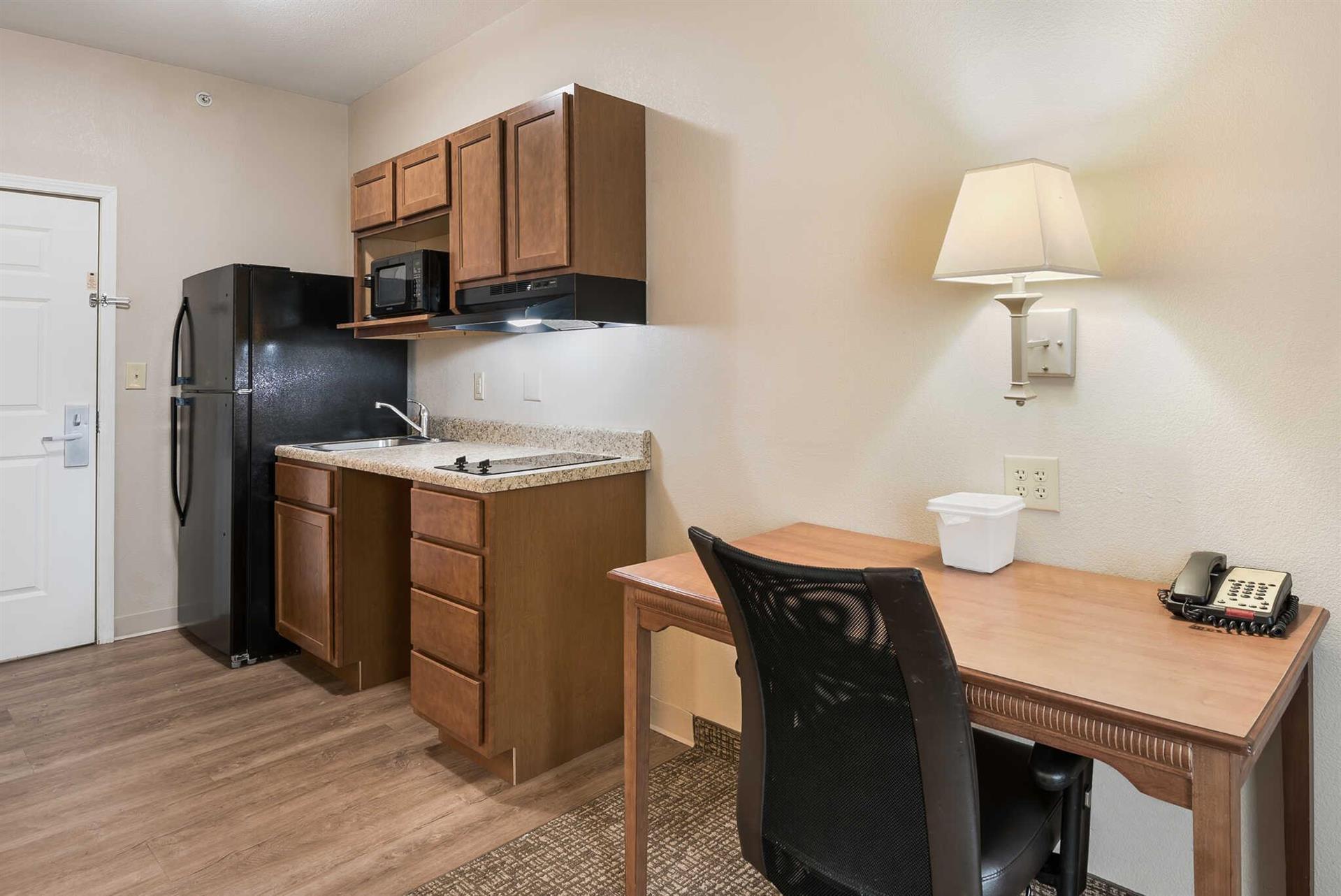 Suburban Extended Stay Hotel Waterloo - Cedar Falls - Cedar Valley in Waterloo, IA