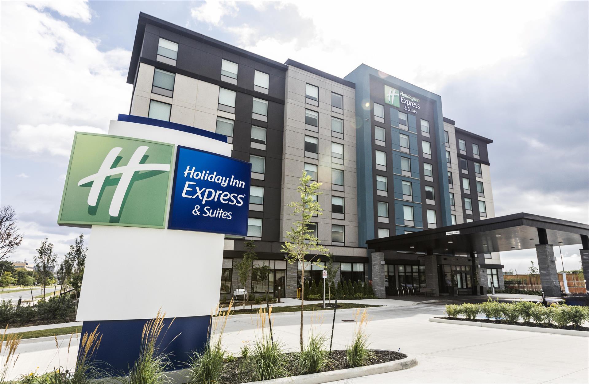 Holiday Inn Express & Suites Toronto Airport South in Toronto, ON