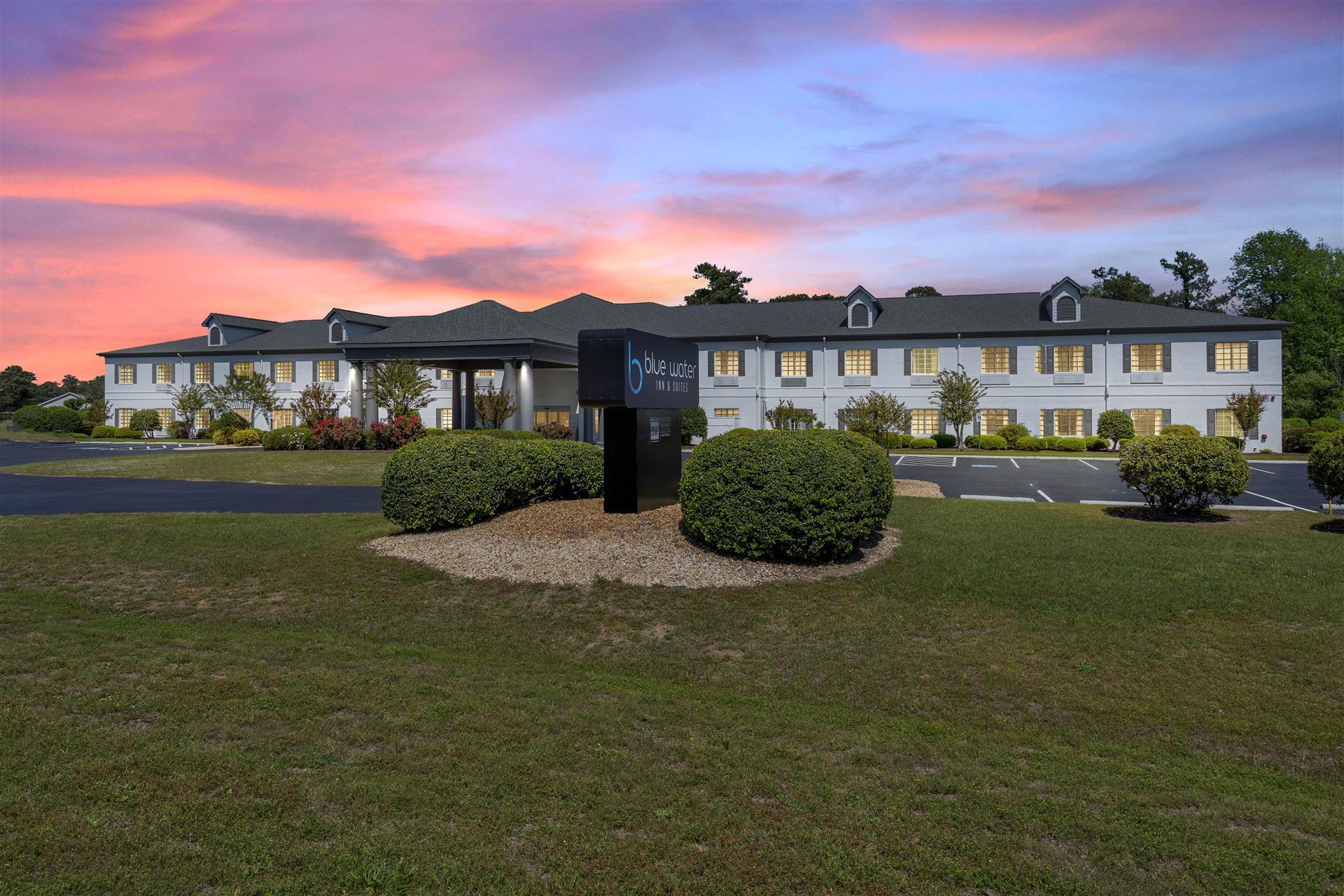 Blue Water Inn & Suites, BW Signature Collection in Sneads Ferry, NC