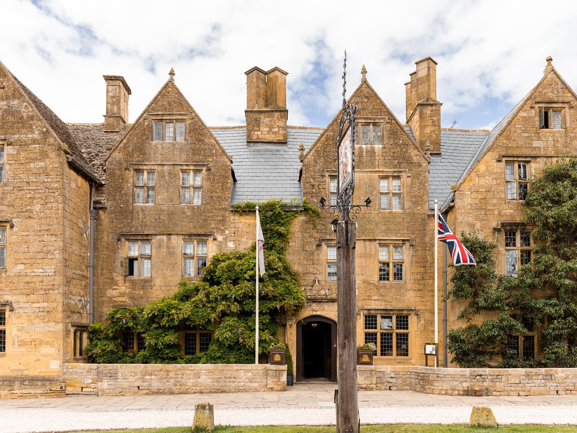 The Lygon Arms Hotel in Broadway, GB1