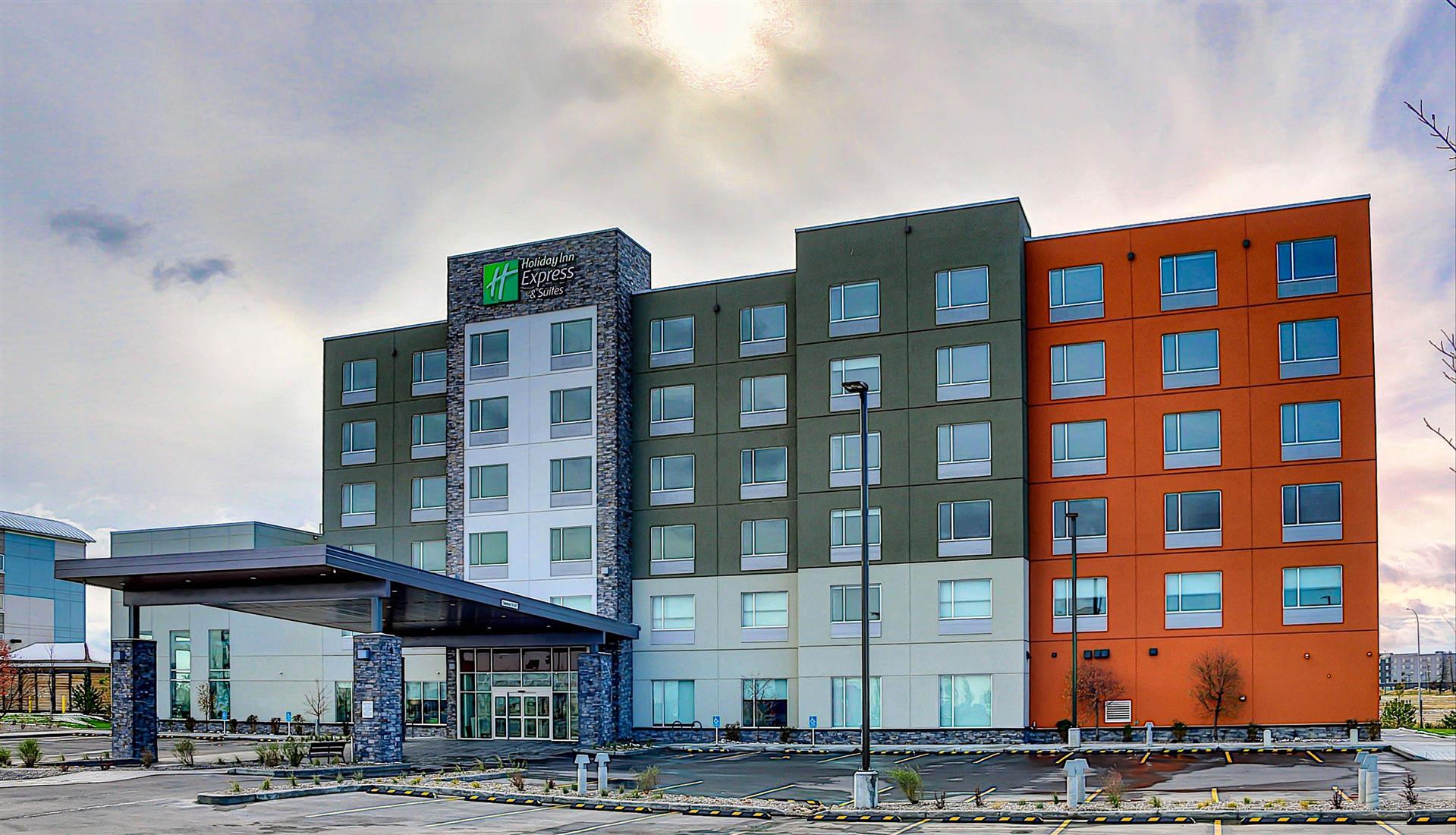 Holiday Inn Express & Suites Calgary Airport Trail in Calgary, AB