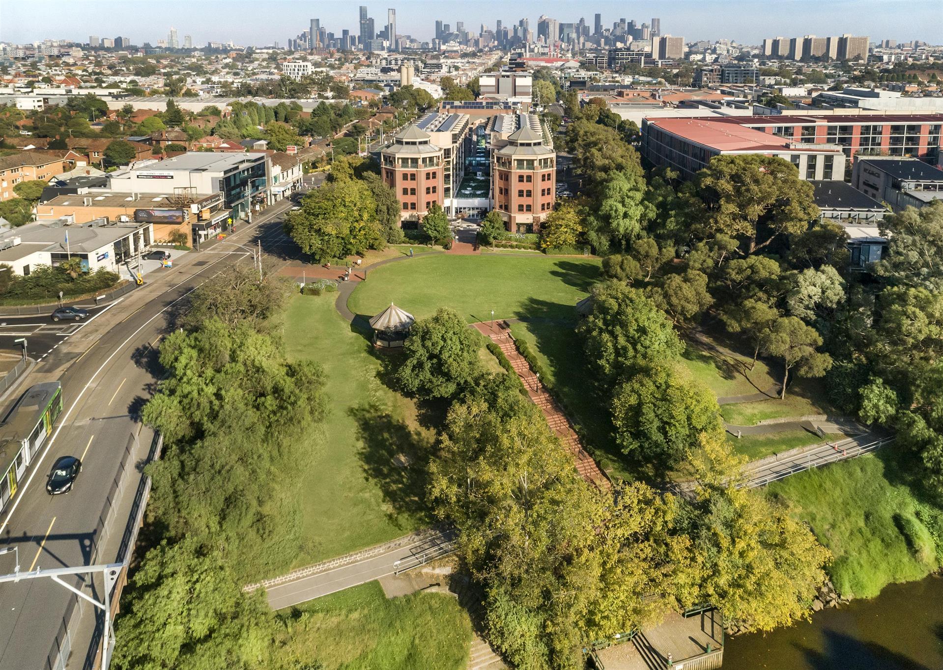 Amora Hotel Riverwalk Melbourne in Richmond, AU