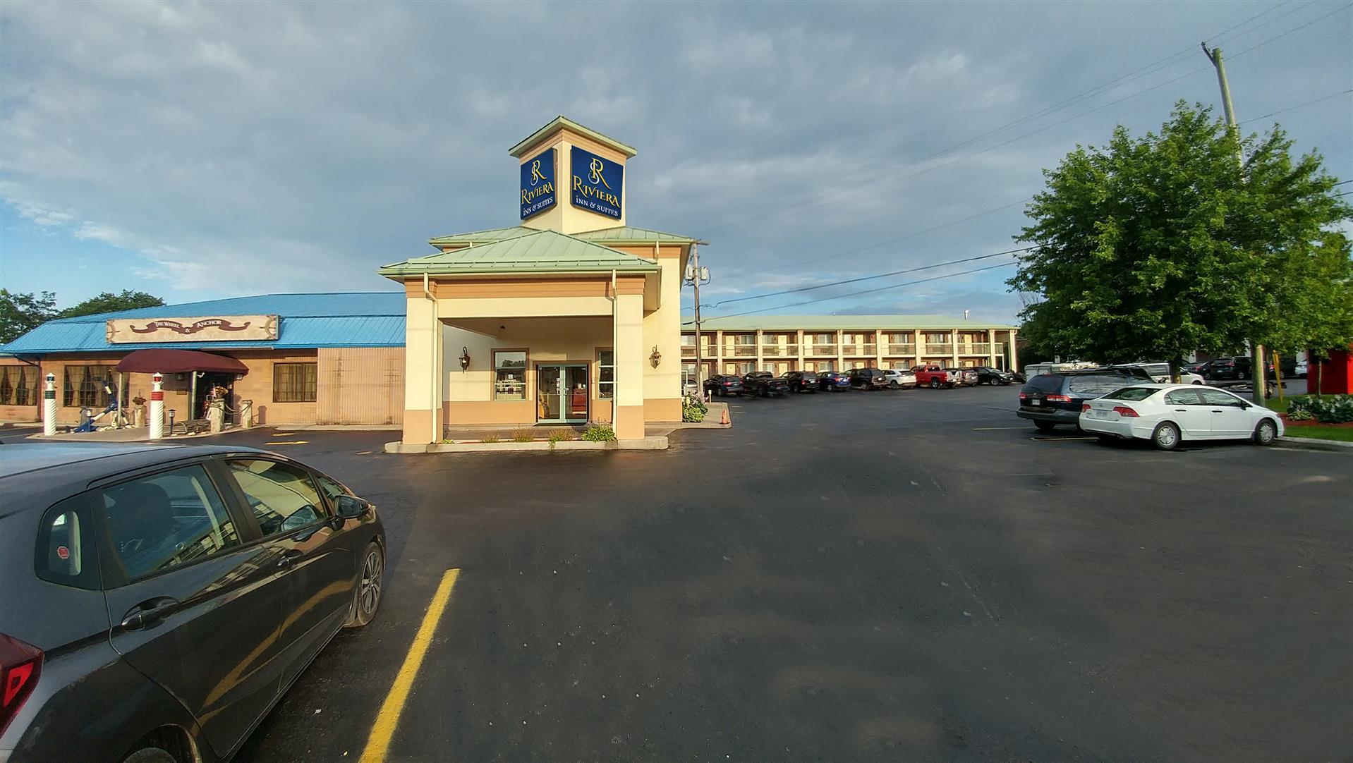 Riviera Inn and Suites 1000 Islands in Gananoque, ON