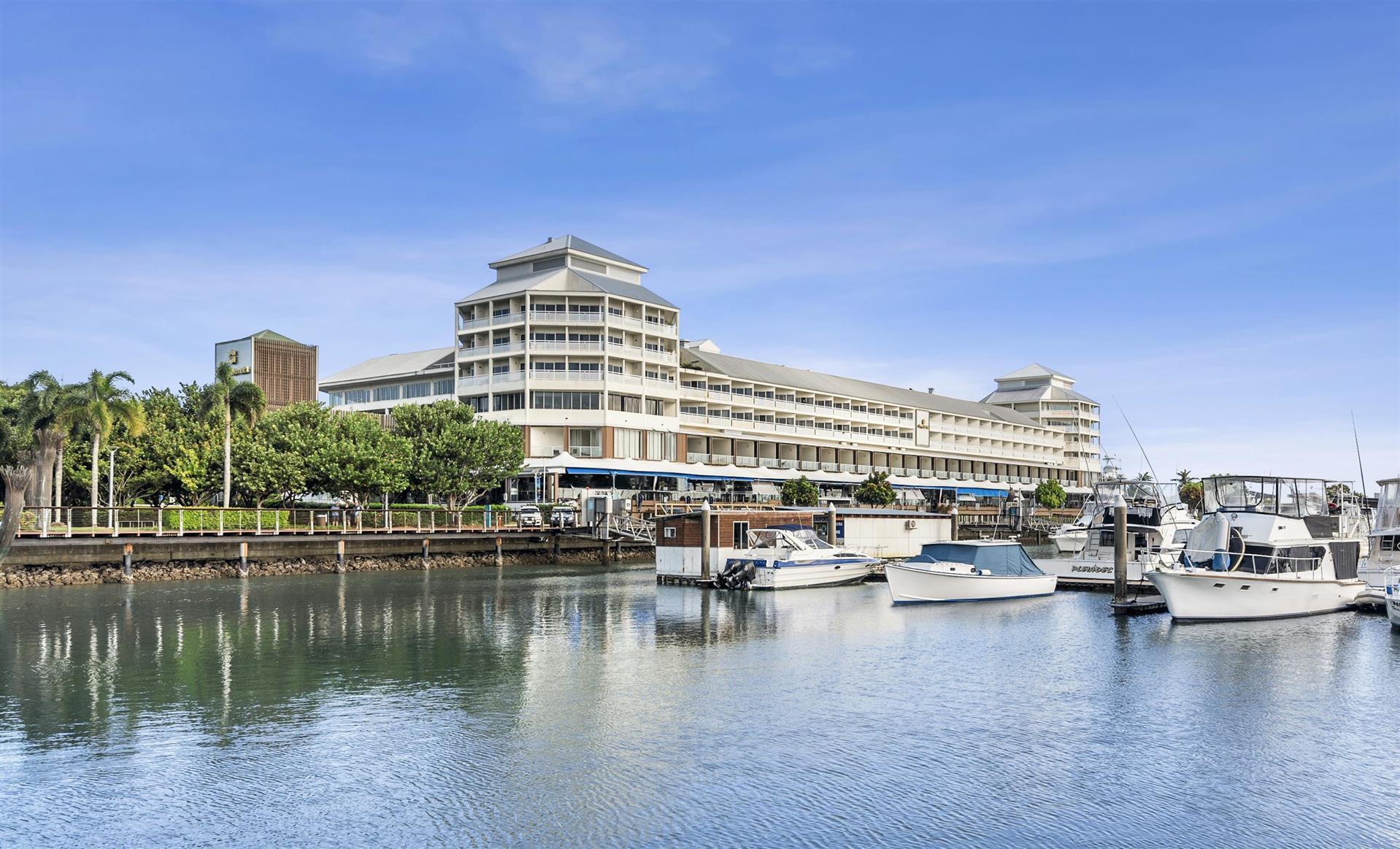 Shangri-La The Marina, Cairns in Tropical North Queensland, AU