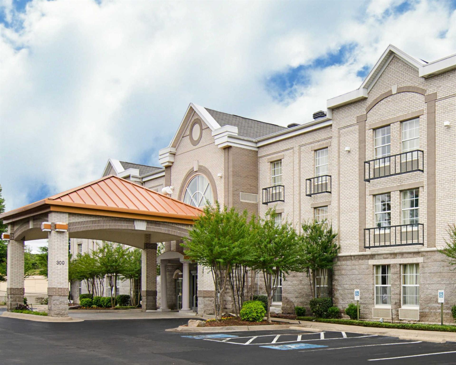 Quality Inn & Suites West in Little Rock, AR