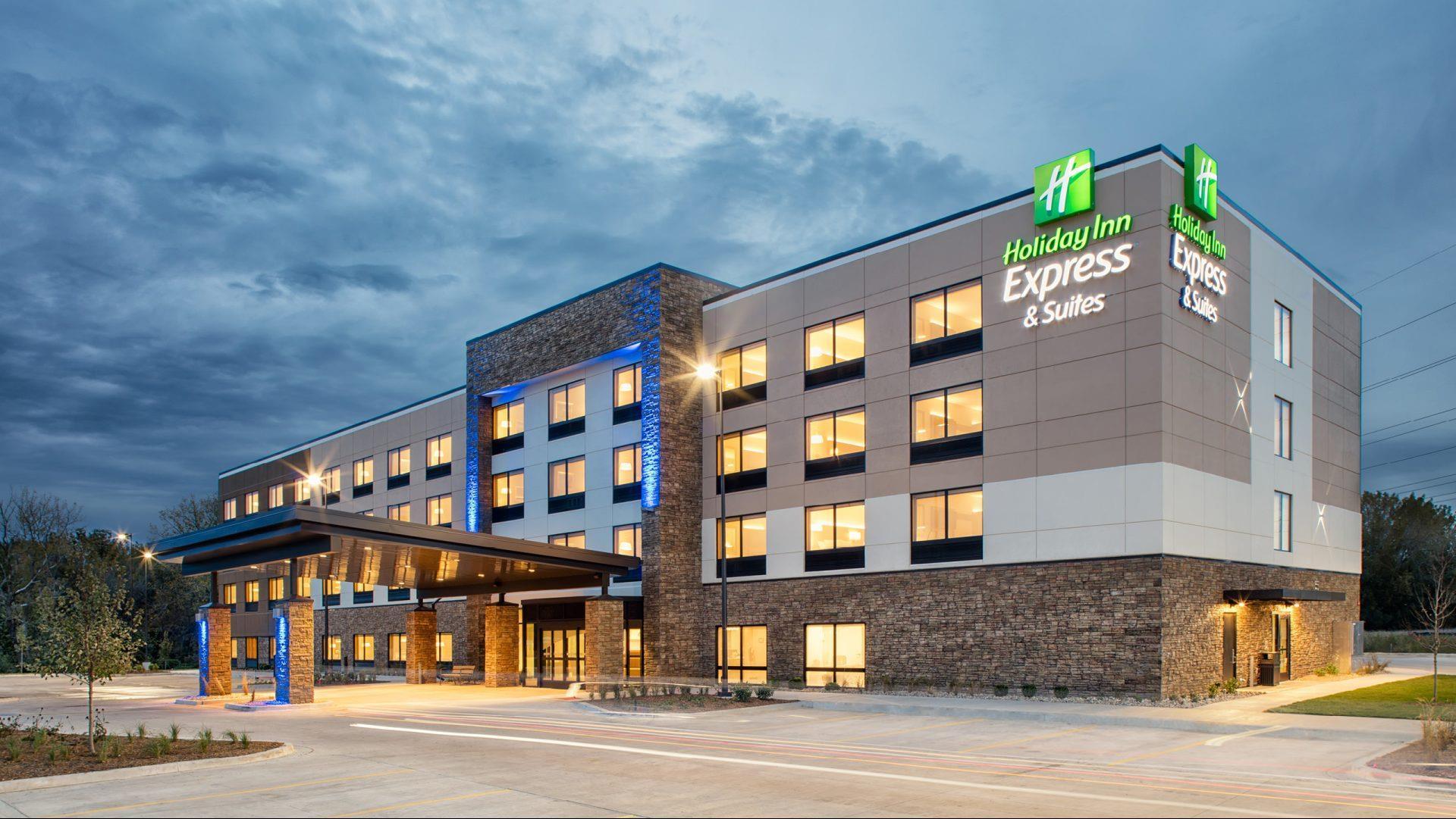 Holiday Inn Express & Suites Dayton East - Beavercreek in Beavercreek, OH