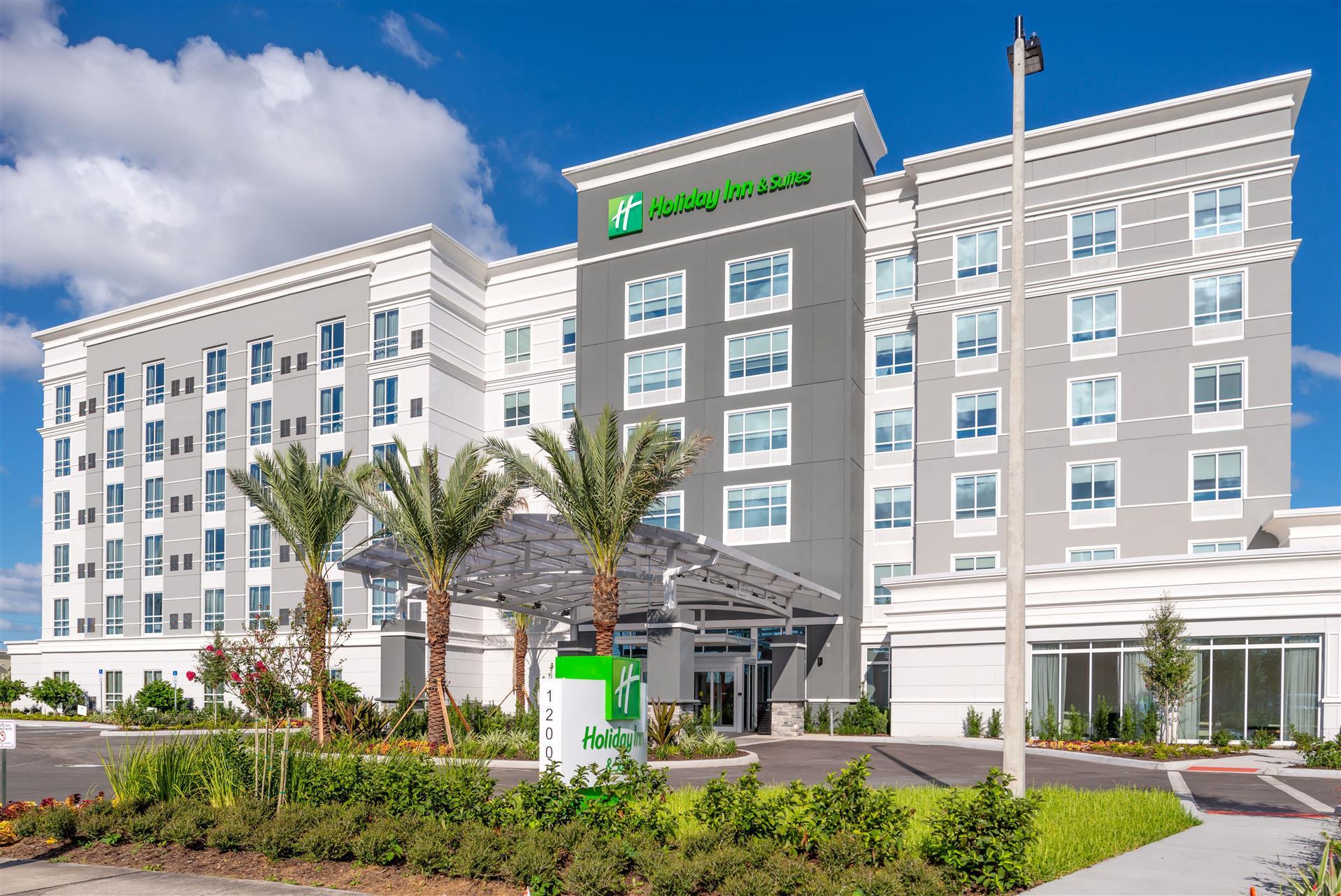 Holiday Inn & Suites Orlando I-Drive Theme Parks in Orlando, FL