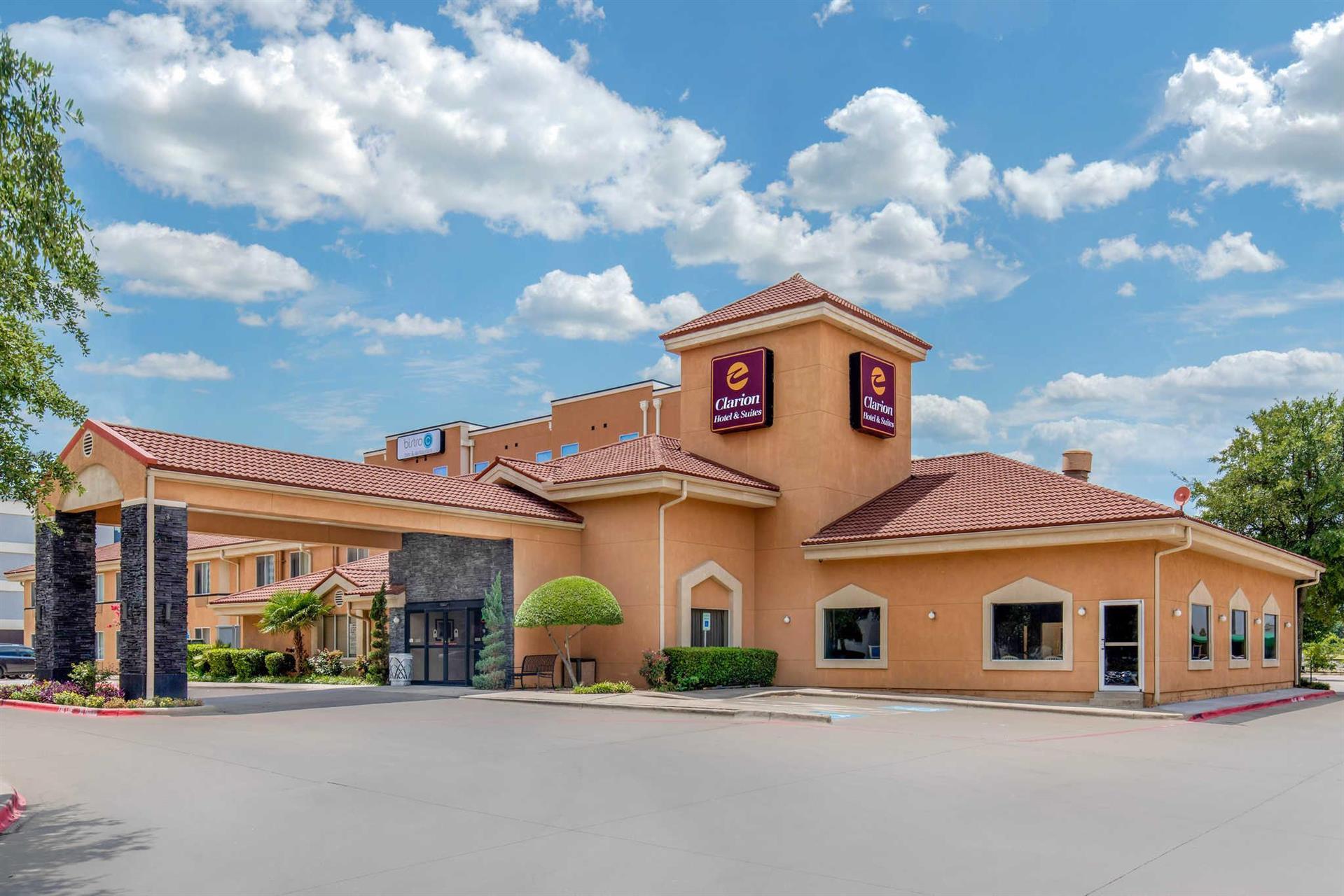 Clarion Inn and Suites DFW North in Irving, TX