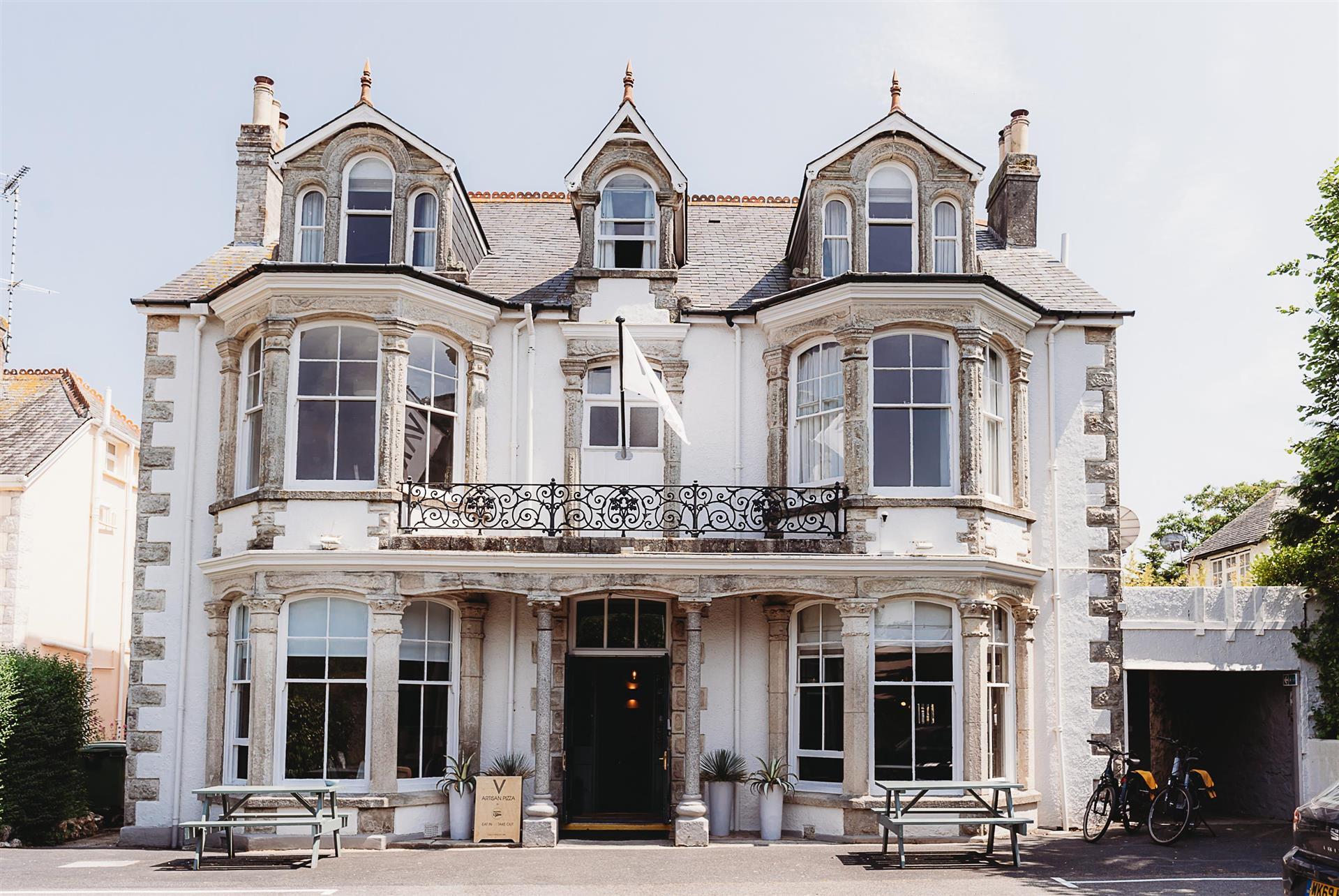 Hotel VARA in Truro, GB1