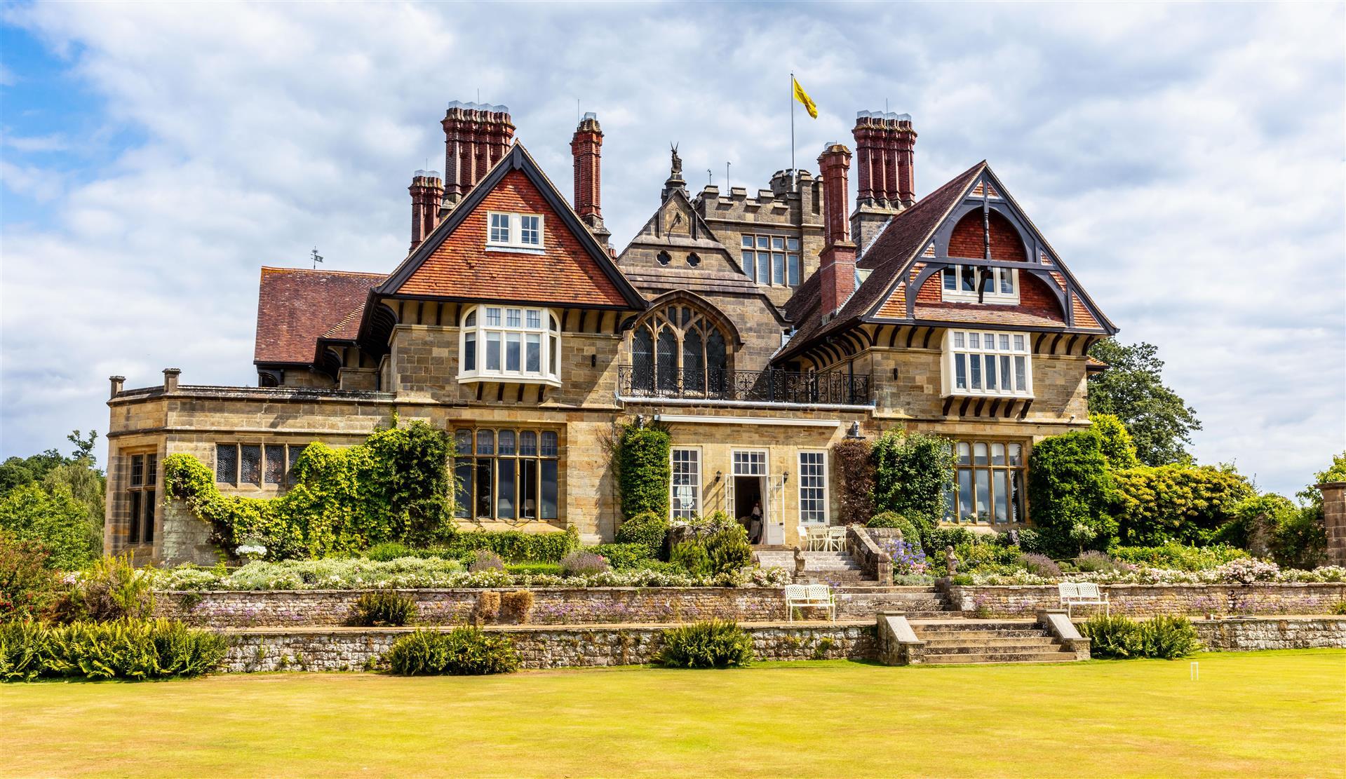 Cowdray House in Midhurst, GB1