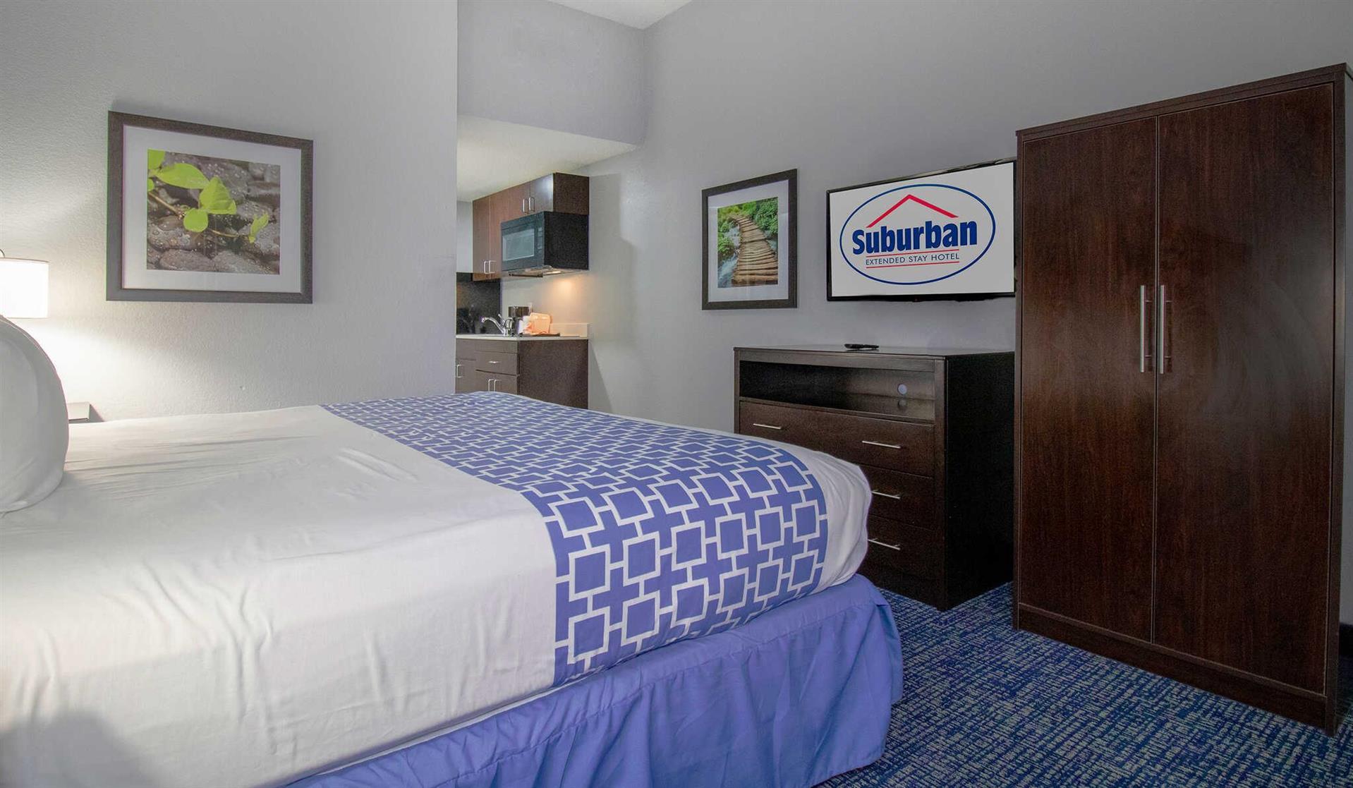 Suburban Extended Stay Hotel in Roseville, MI