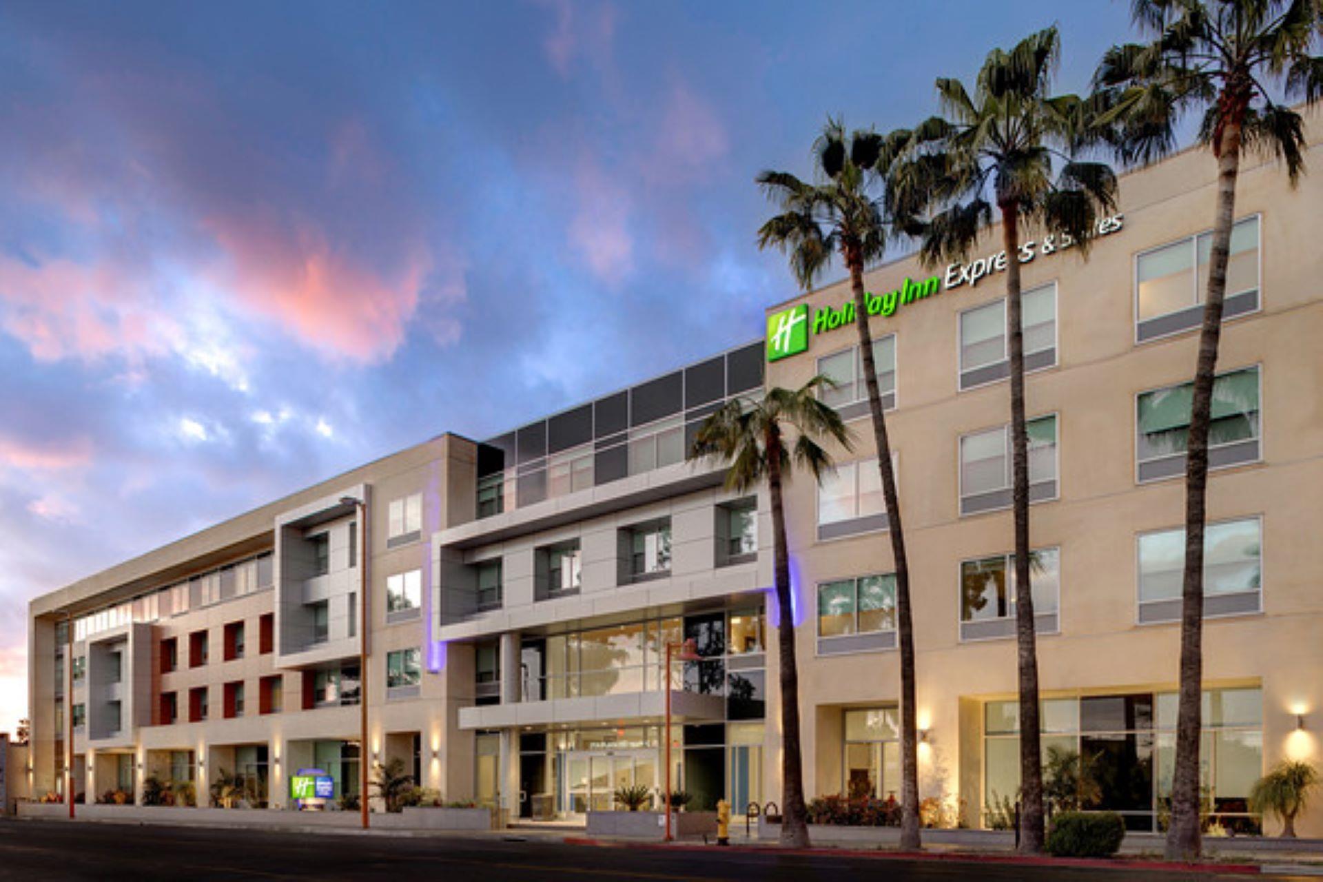 Holiday Inn Express & Suites Glendale Downtown in Glendale, CA