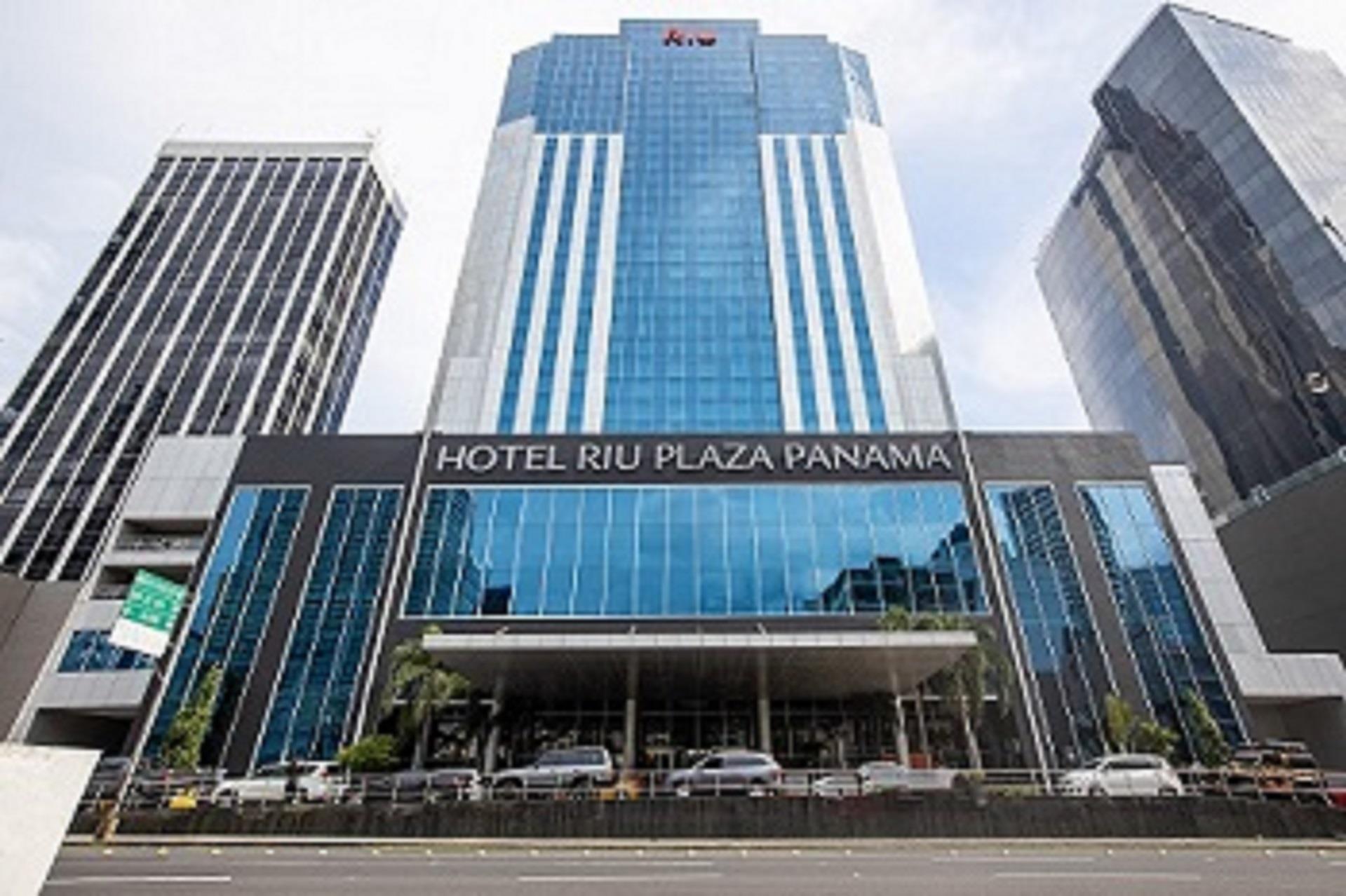 Hotel Riu Plaza Panama in Panama City, PA