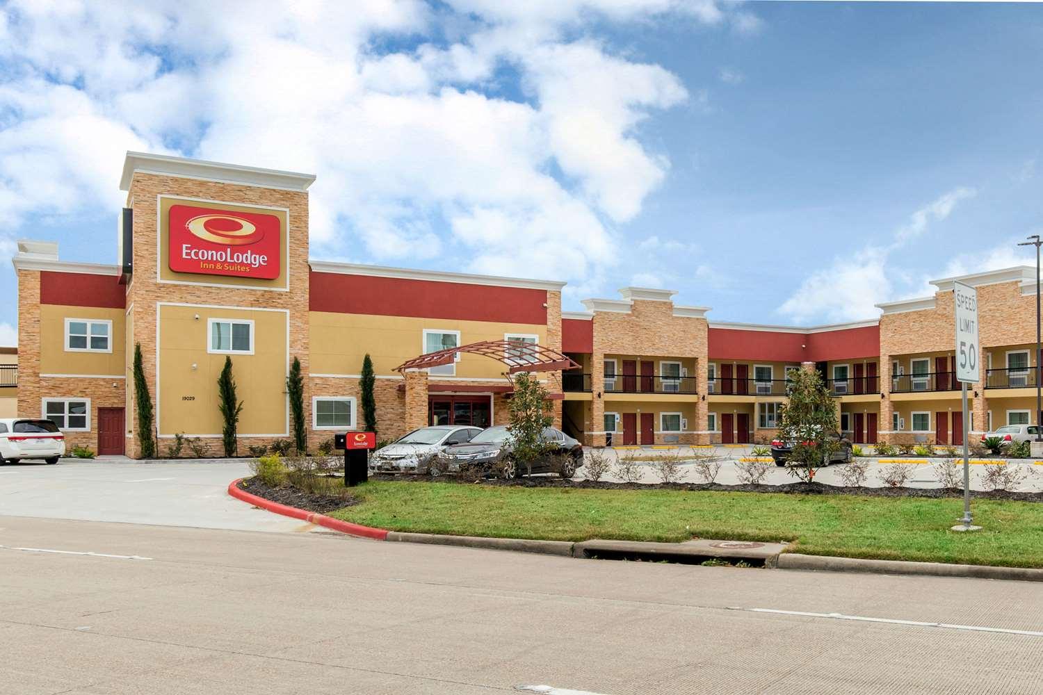 Econo Lodge Inn and Suites Houston Willowbrook in Houston, TX