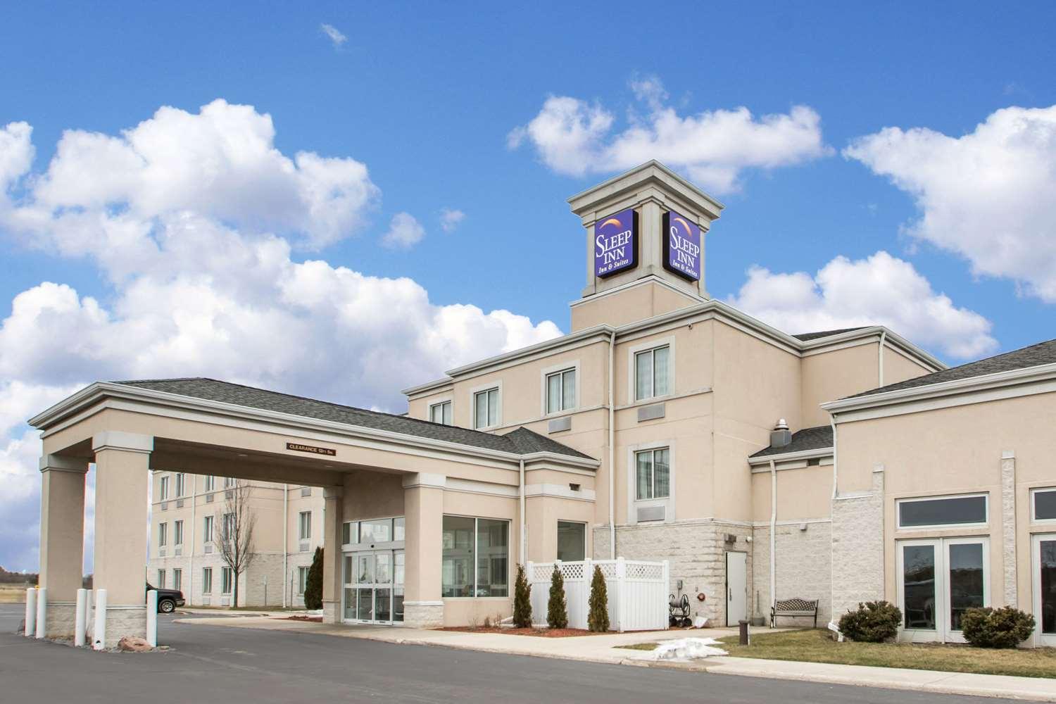 Sleep Inn and Suites Sheboygan I-43 in Sheboygan, WI