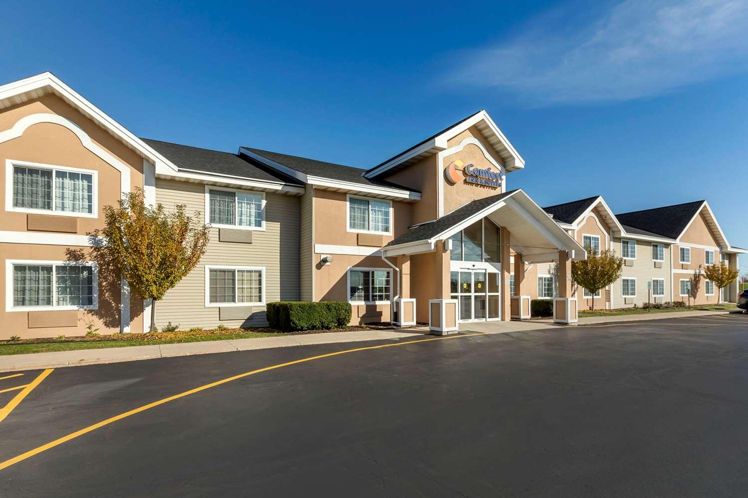 Comfort Inn and Suites Jackson - West Bend in Jackson, WI