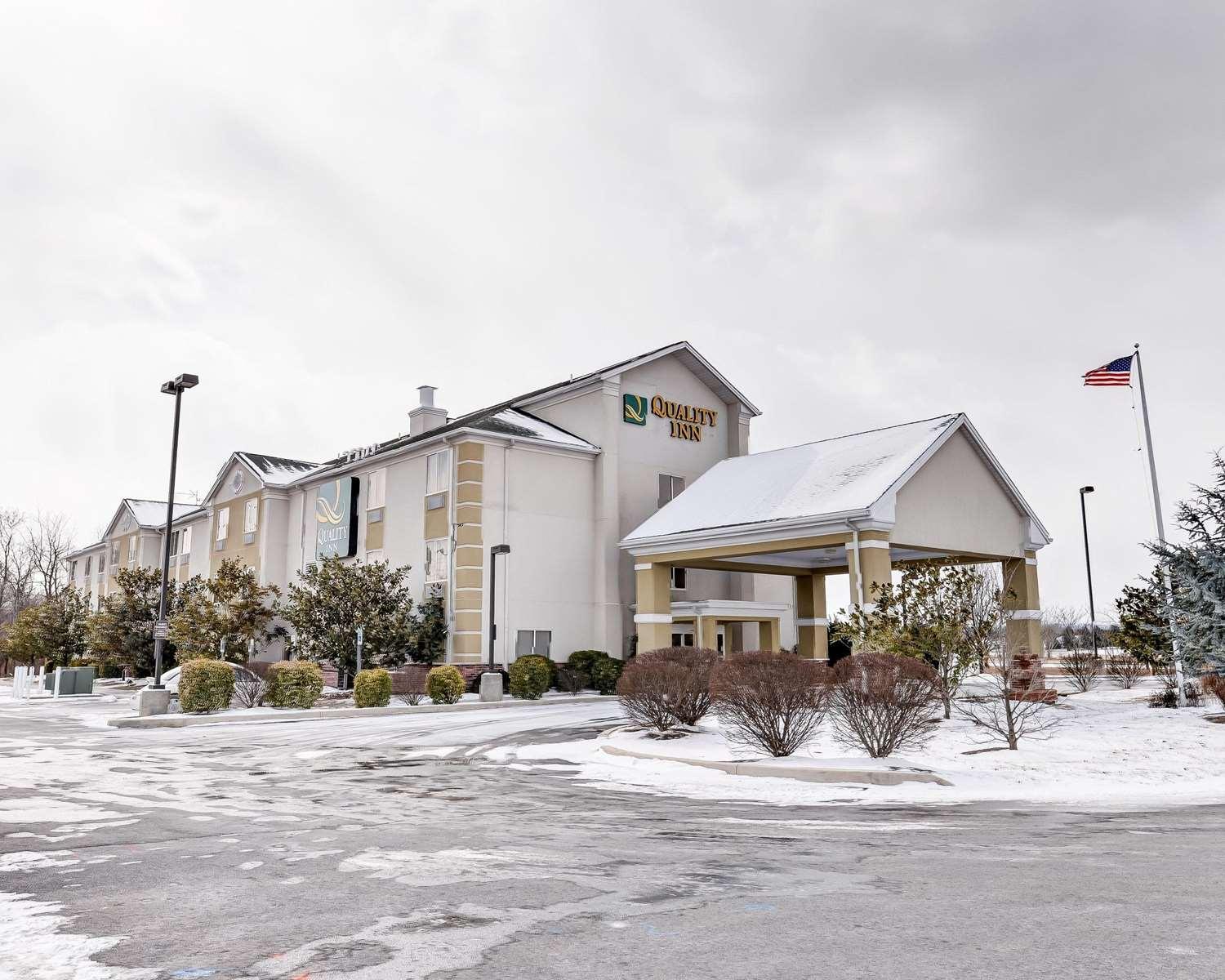 Quality Inn Spring Mills - Martinsburg North in Falling Waters, WV