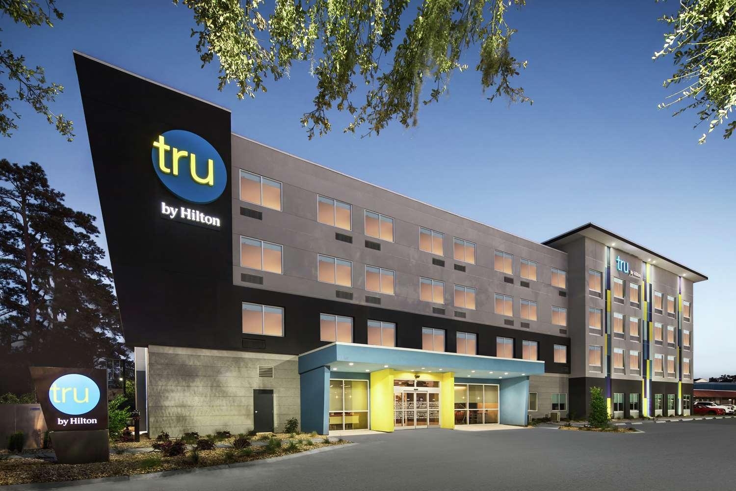 Tru By Hilton Savannah Midtown in Savannah, GA