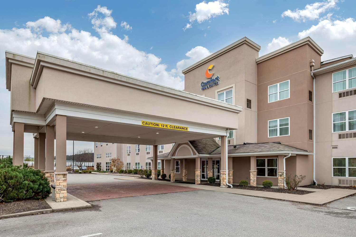 Comfort Inn and Suites Northern Kentucky in Wilder, KY