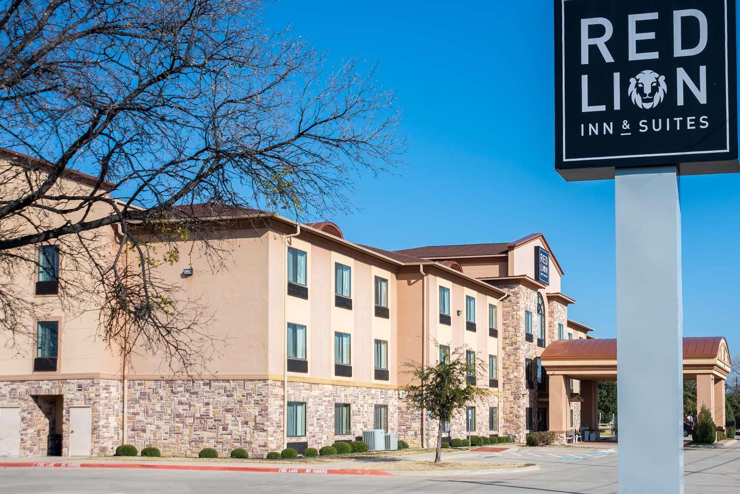 Red Lion Inn & Suites Mineral Wells in Mineral Wells, TX