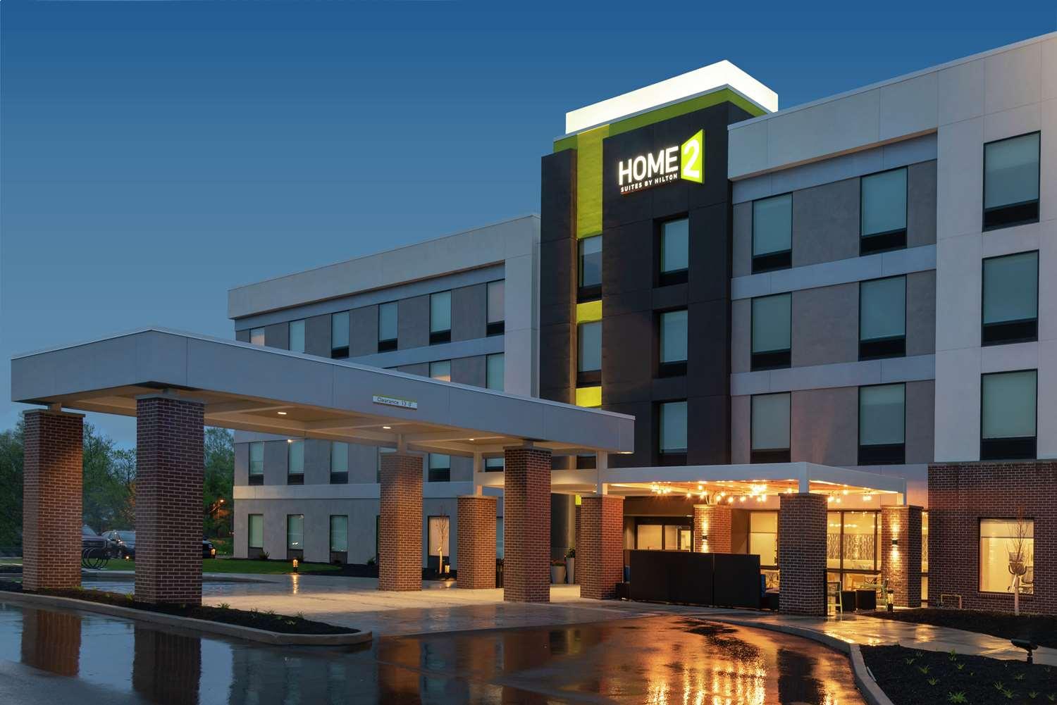 Home2 Suites by Hilton Indianapolis Airport in Indianapolis, IN