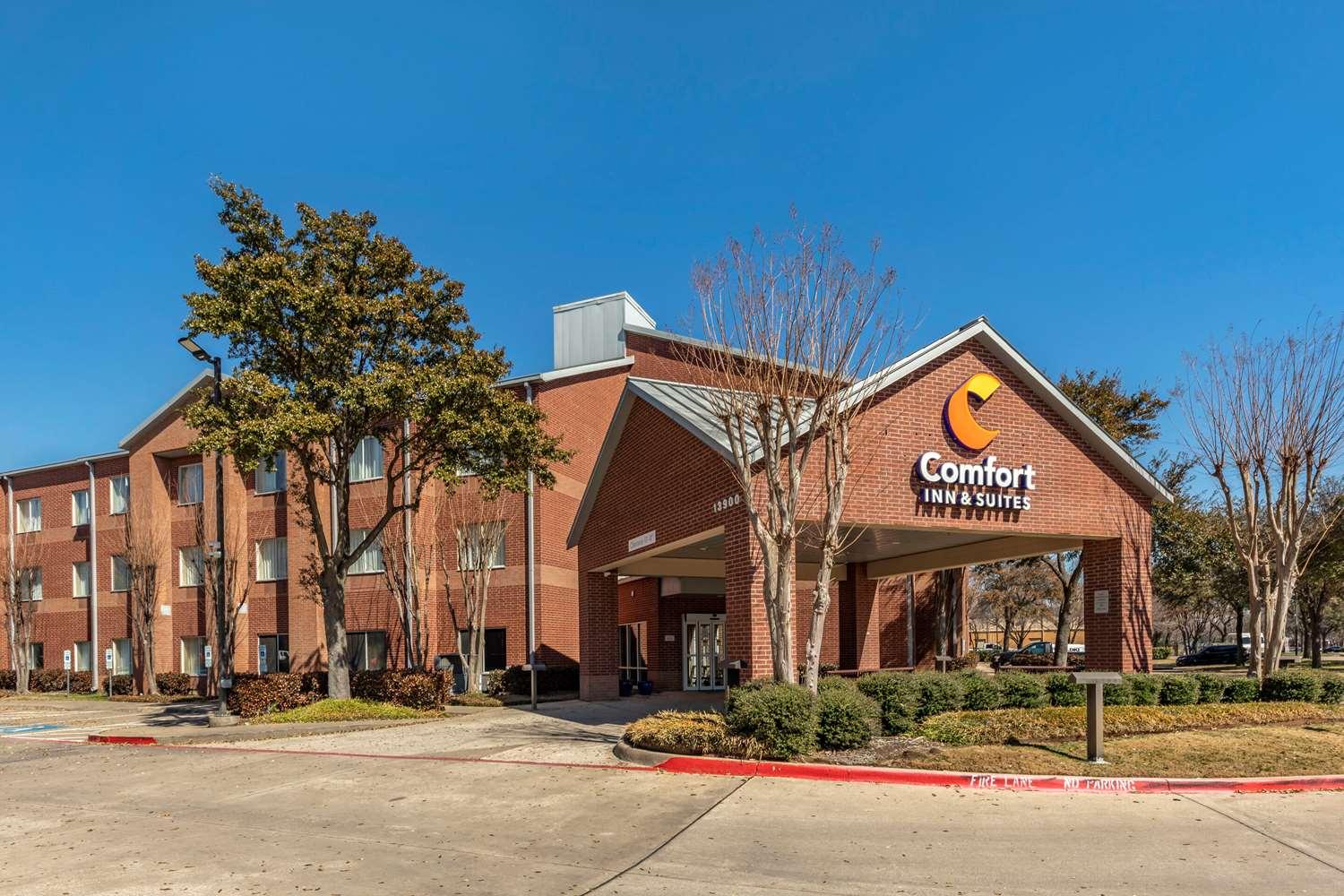 Comfort Inn and Suites Dallas-Addison in Dallas, TX
