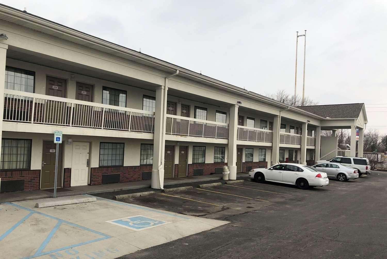 Days Inn by Wyndham Indianapolis South in Indianapolis, IN