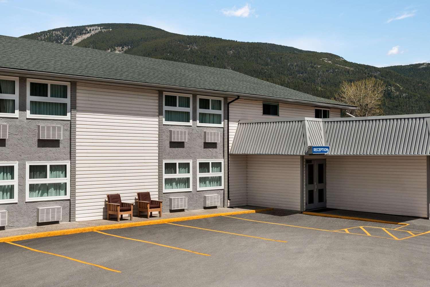 Travelodge by Wyndham Blairmore in Blairmore, AB