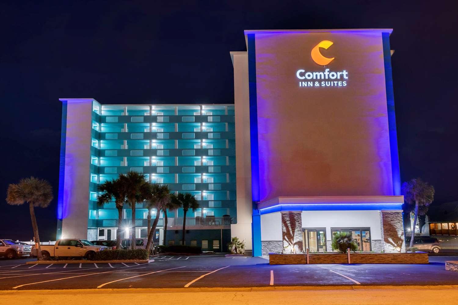 Comfort Inn and Suites Daytona Beach Oceanfront in Daytona Beach, FL